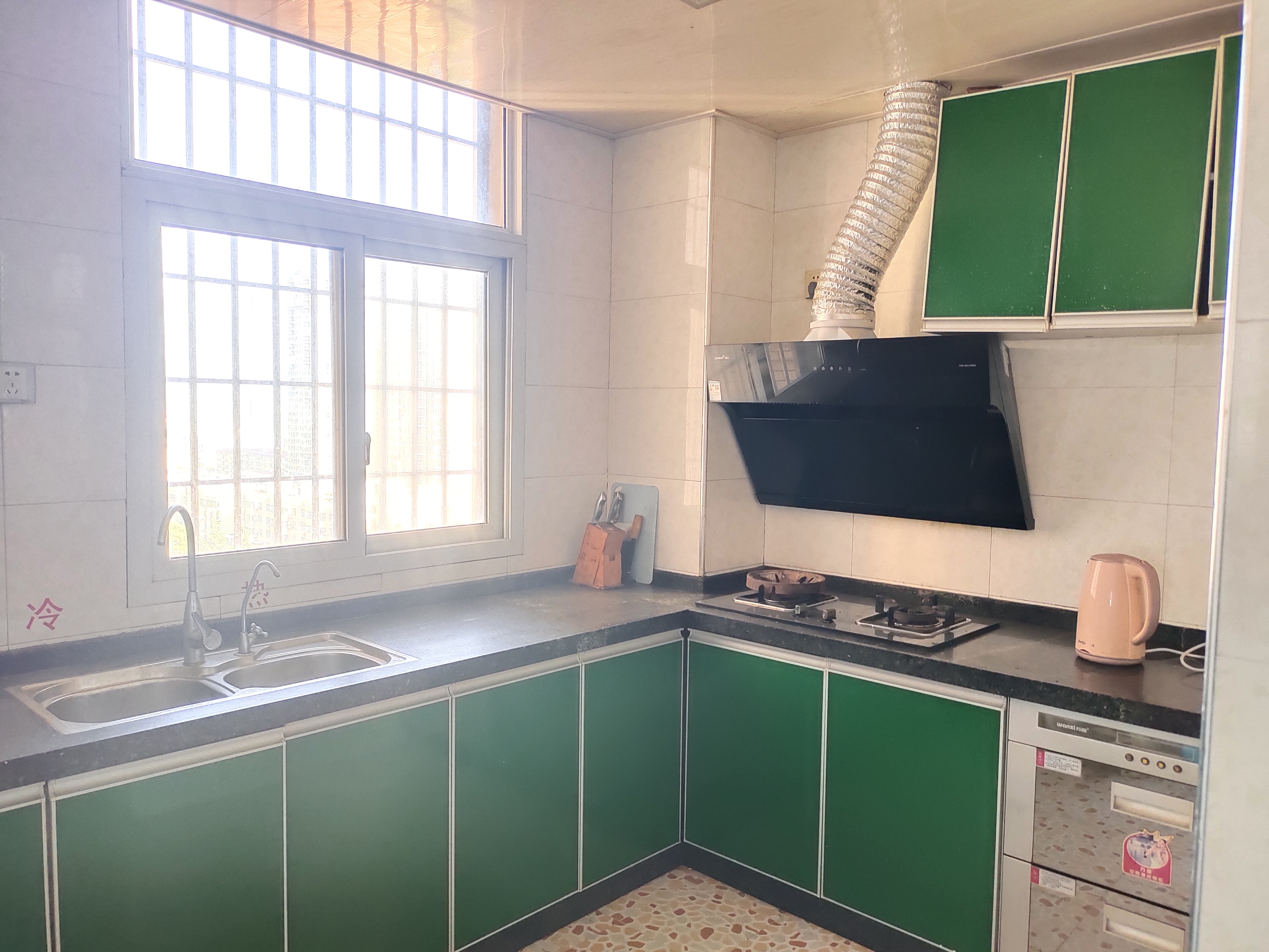 西街印象 2室2厅1卫 41.8万 西街印象 2室2厅1卫 41.8万客厅