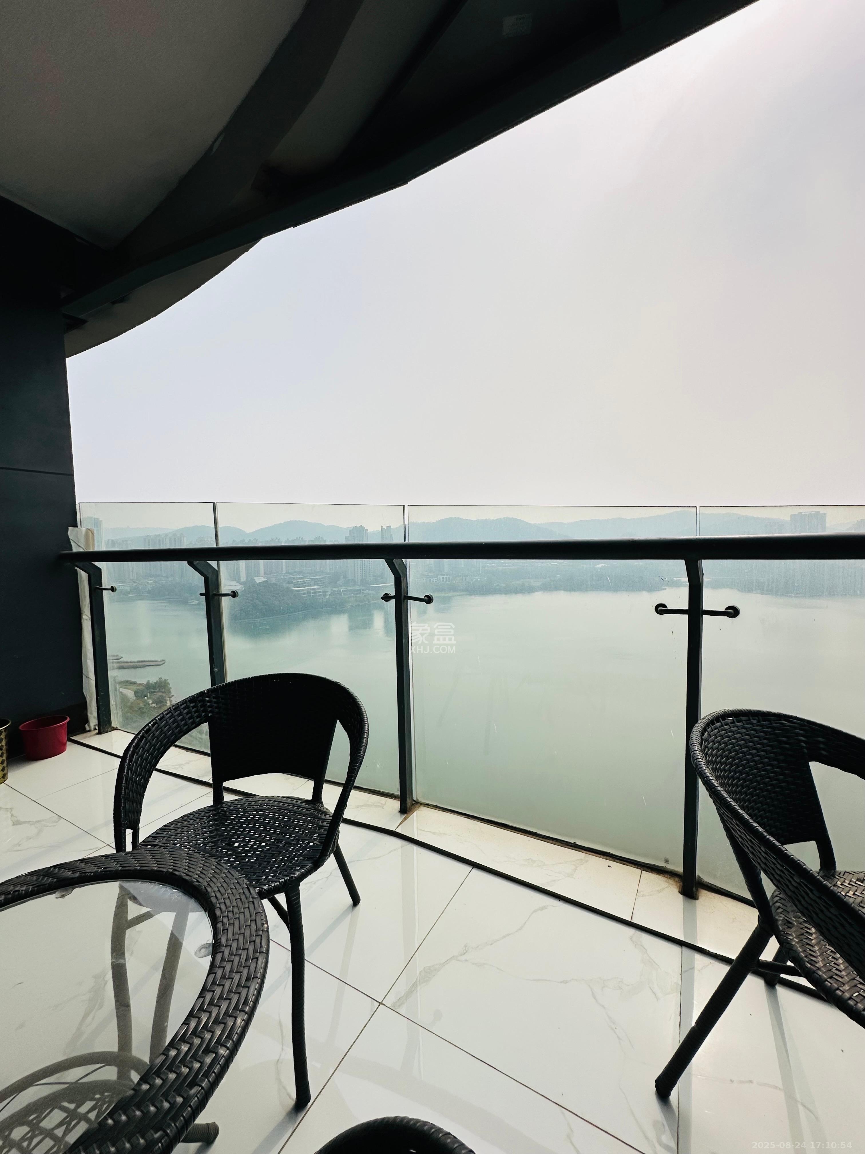 天祥水晶湾 4室2厅2卫 4500.0元/月 天祥水晶湾 4室2厅2卫 4500.0元/月室内图