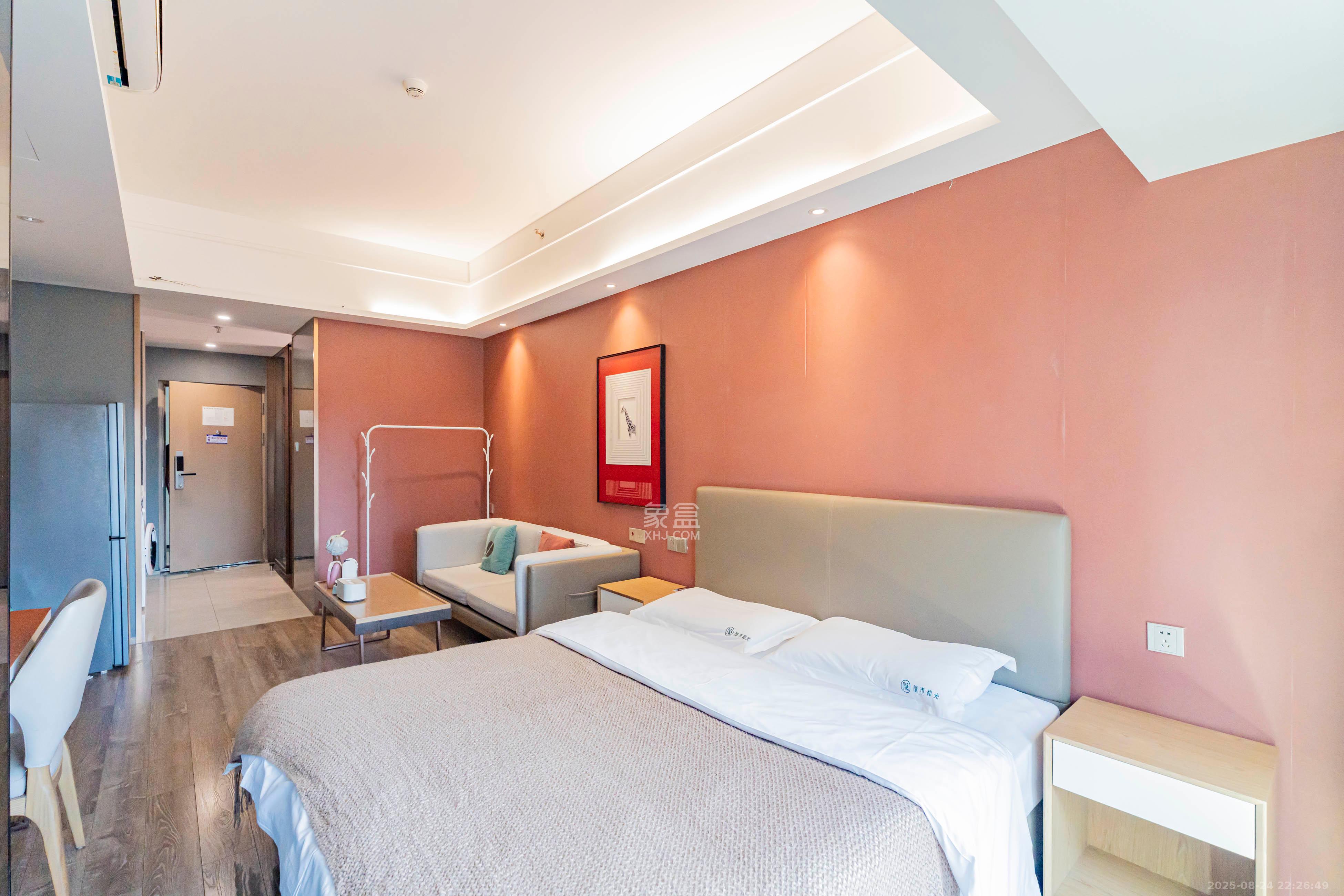 华远华时代  1室1厅1卫    41.8万卧室