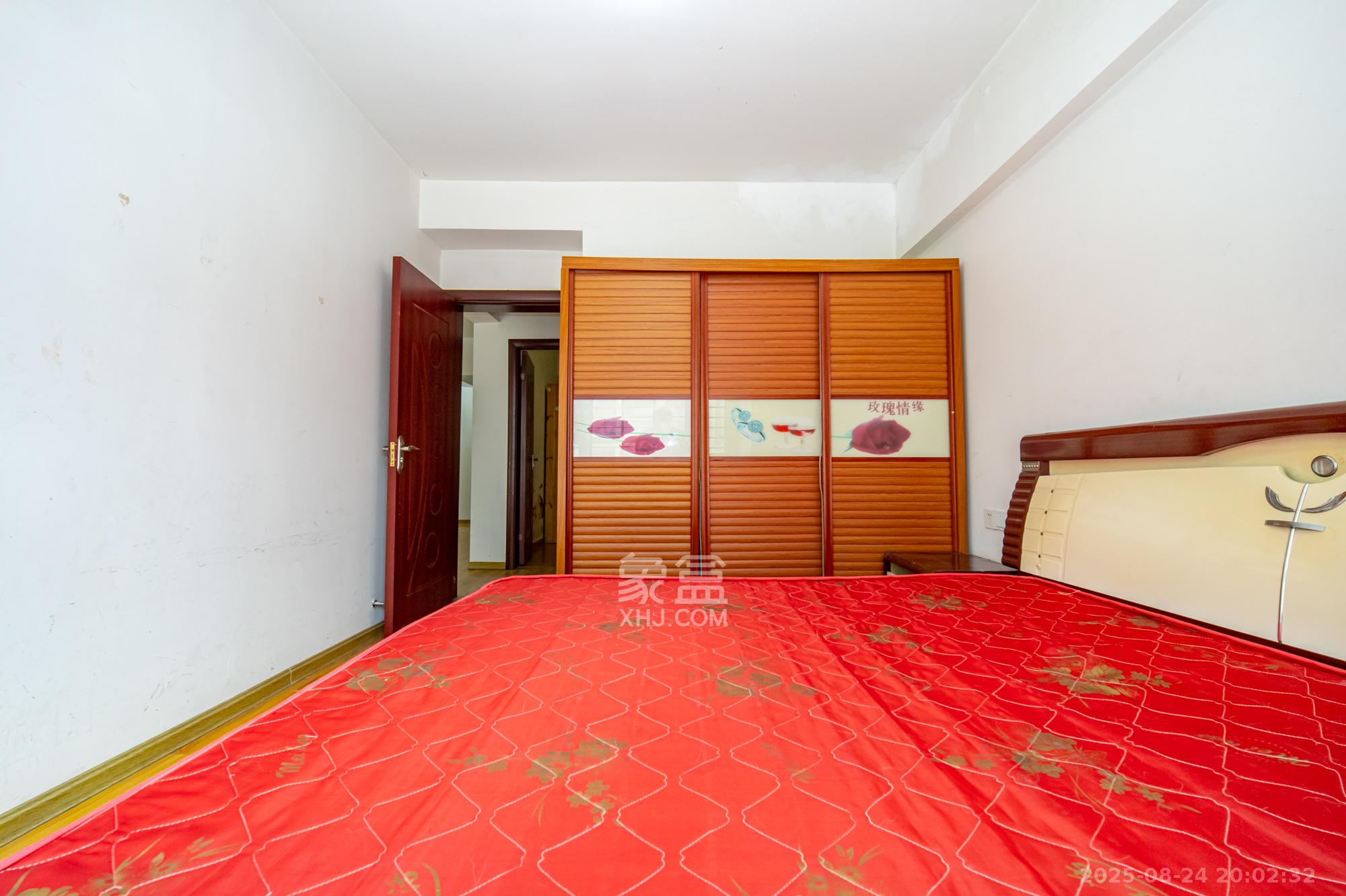 新长海广场 2室1厅1卫 36.8万 新长海广场 2室1厅1卫 36.8万卧室