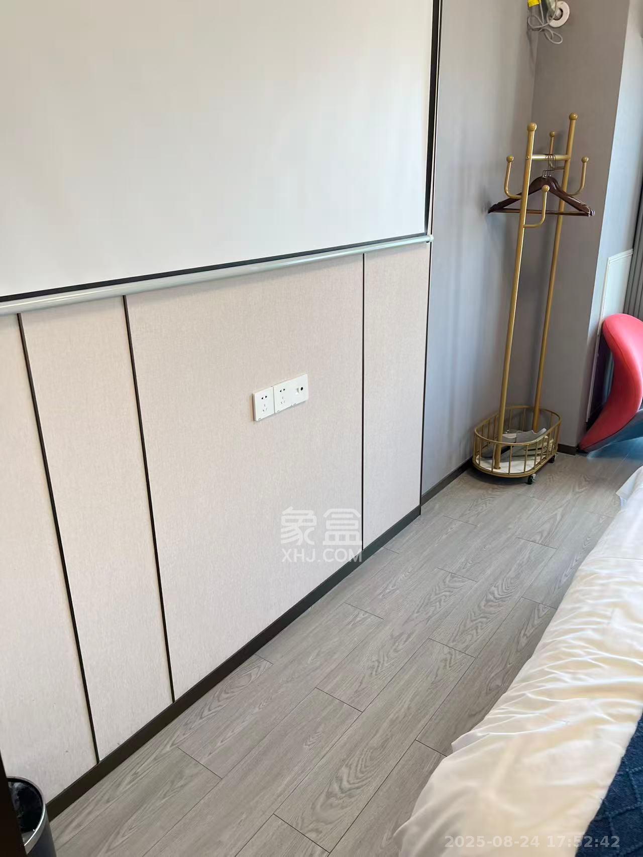 华润置地中心  1室1厅1卫    2000.0元/月 华润置地中心  1室1厅1卫    2000.0元/月室内图