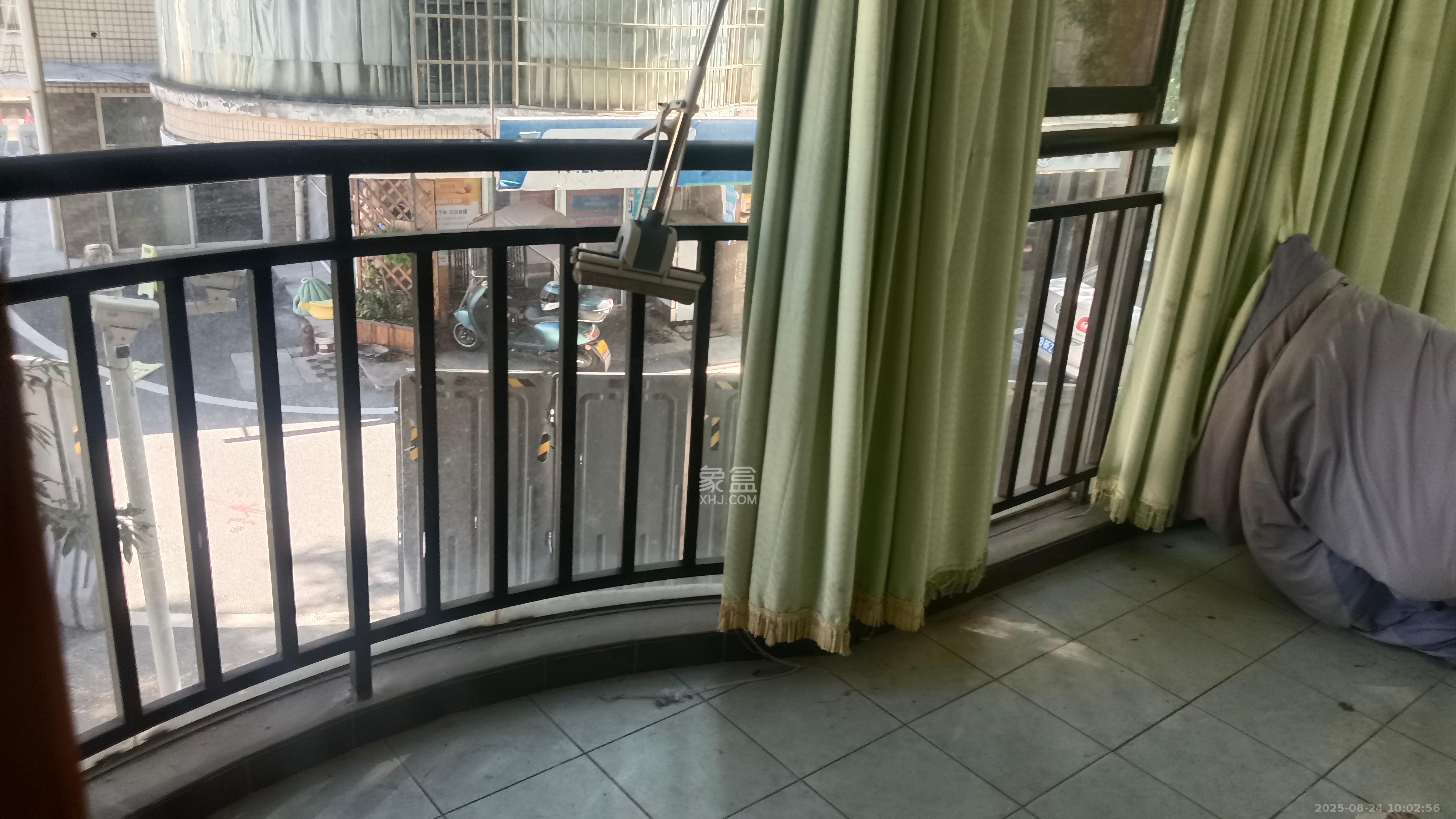 华丽家族  3室2厅1卫    2300.0元/月 华丽家族  3室2厅1卫    2300.0元/月室内图