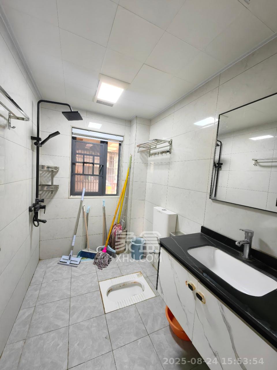 荣盛岳麓峰景  3室2厅2卫    2000.0元/月 荣盛岳麓峰景  3室2厅2卫    2000.0元/月室内图