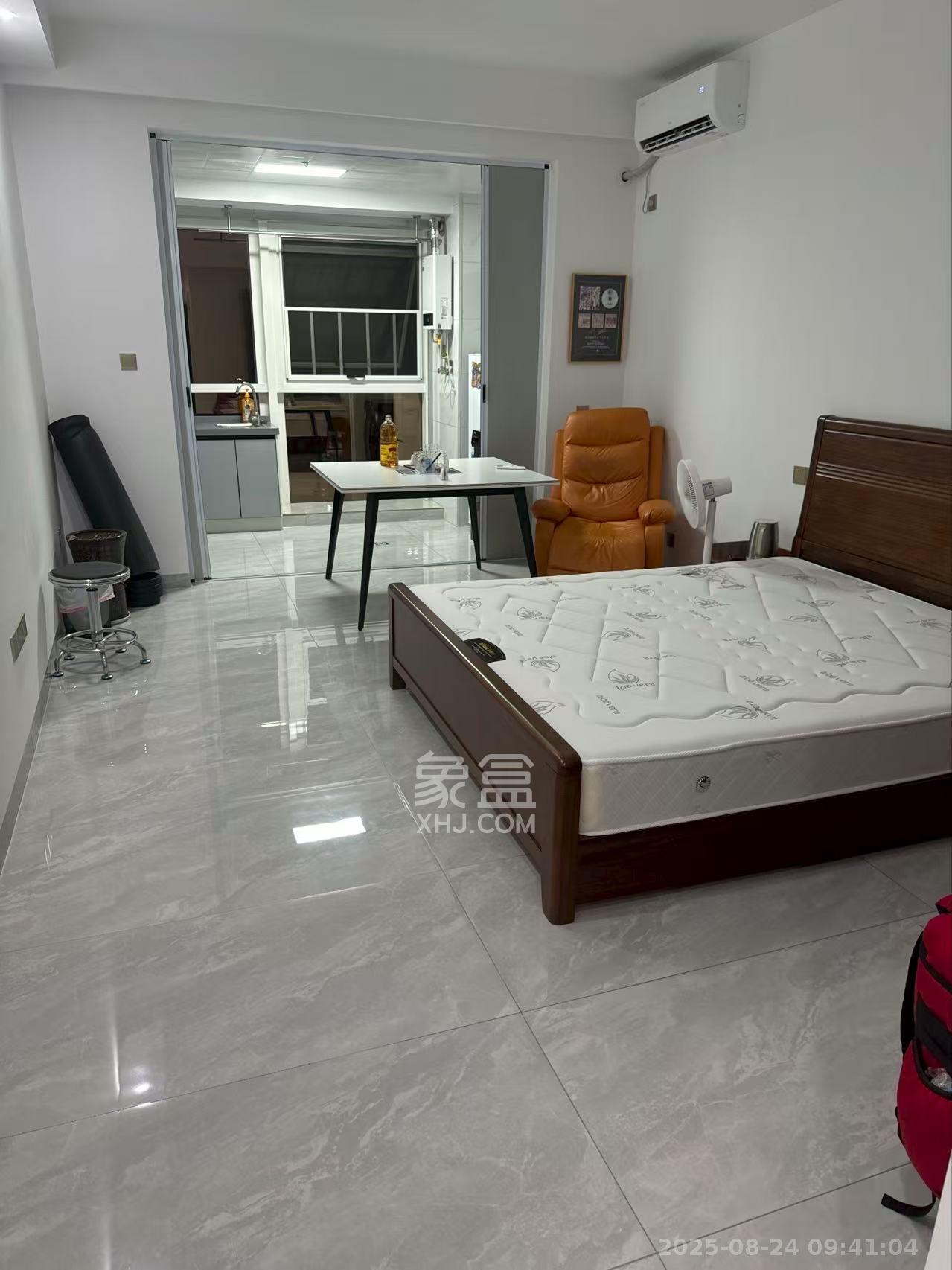 中建嘉和城  1室0厅0卫    1600.0元/月