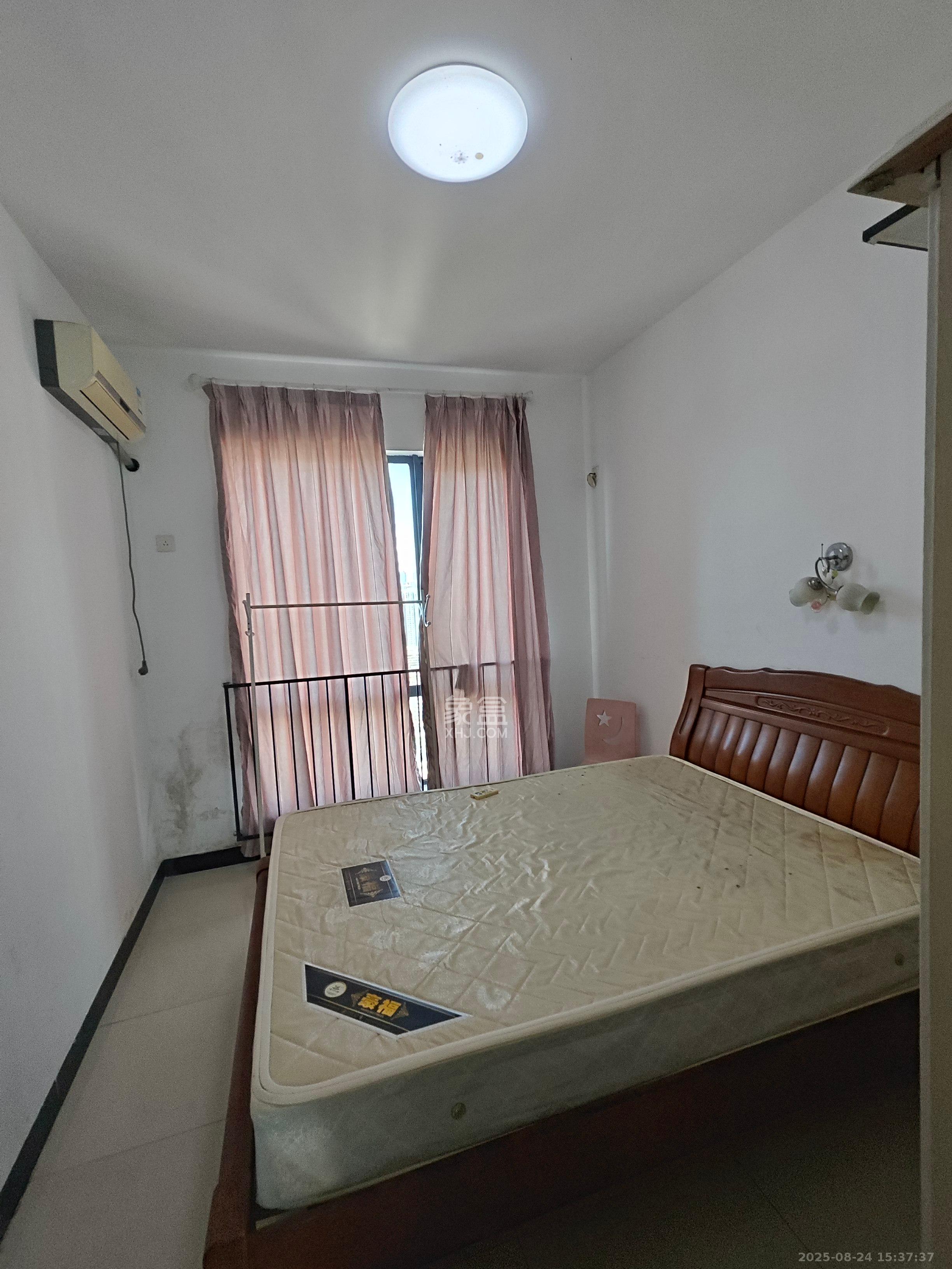 复地崑玉国际一期  2室2厅1卫    3500.0元/月室内图