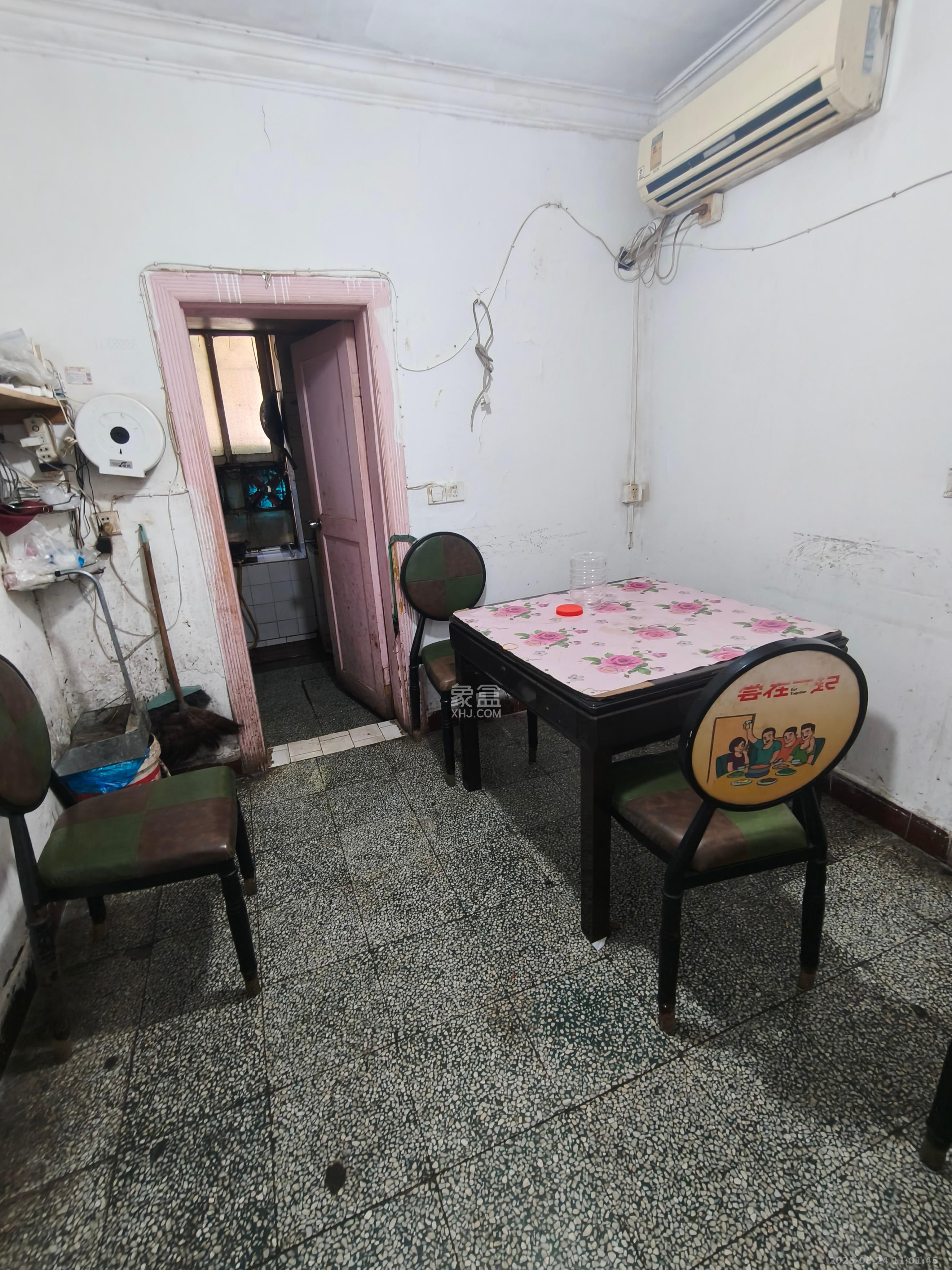 赤岗小区(一二三片)  2室1厅1卫    1200.0元/月 赤岗小区(一二三片)  2室1厅1卫    1200.0元/月室内图