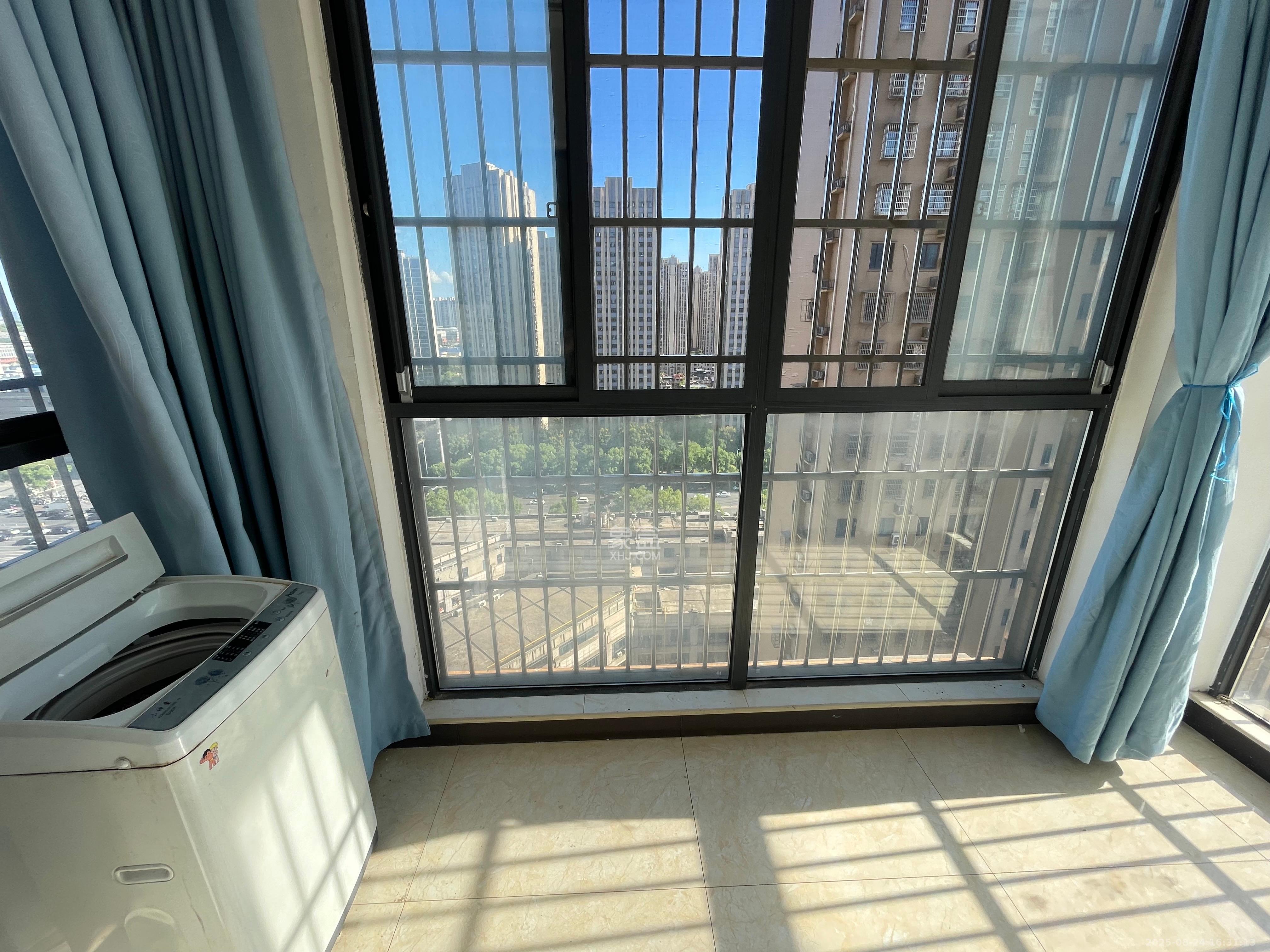 紫御江山  2室1厅1卫    1800.0元/月室内图