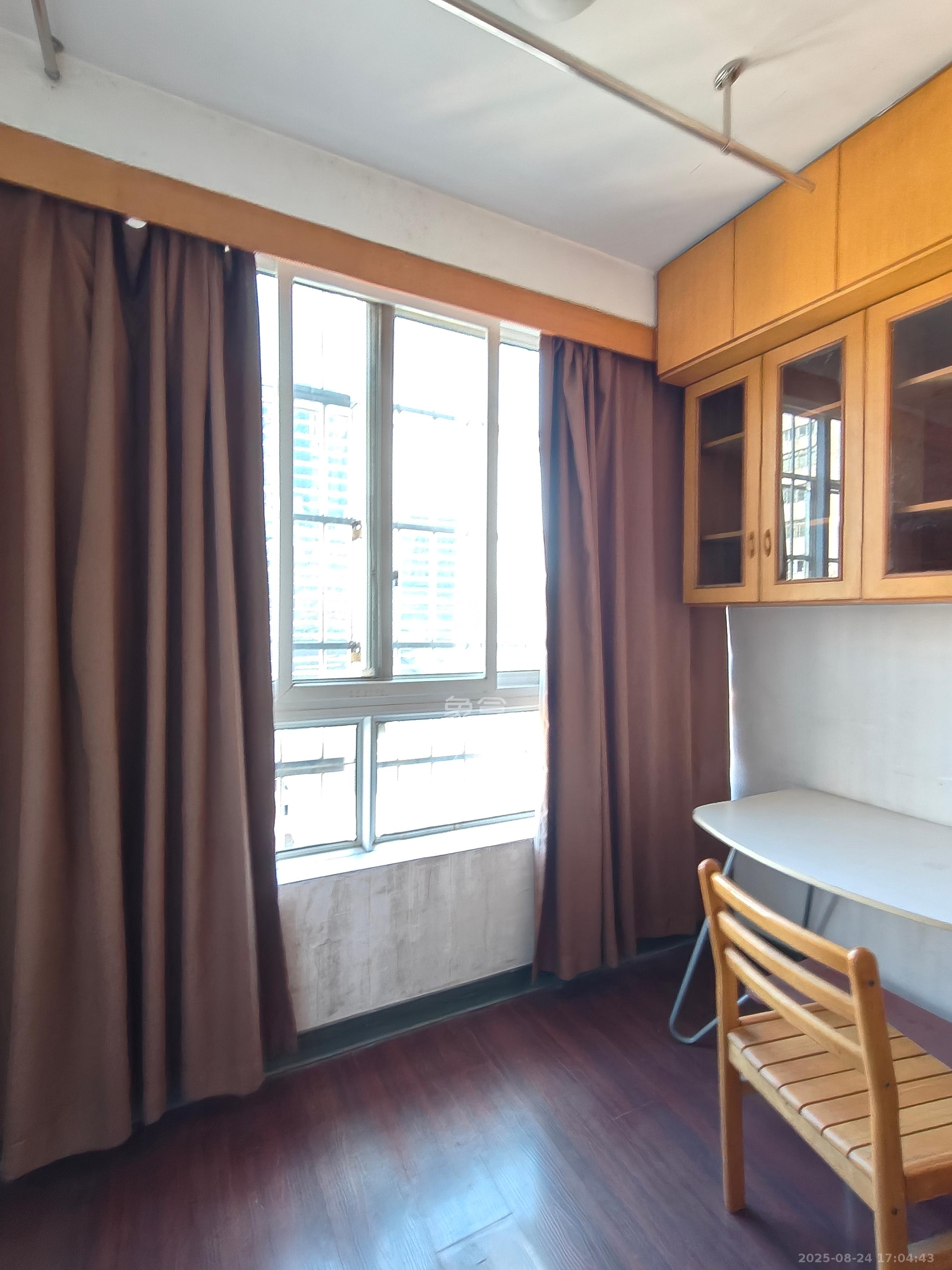 长勘小区  3室1厅2卫   3000.00元/月室内图