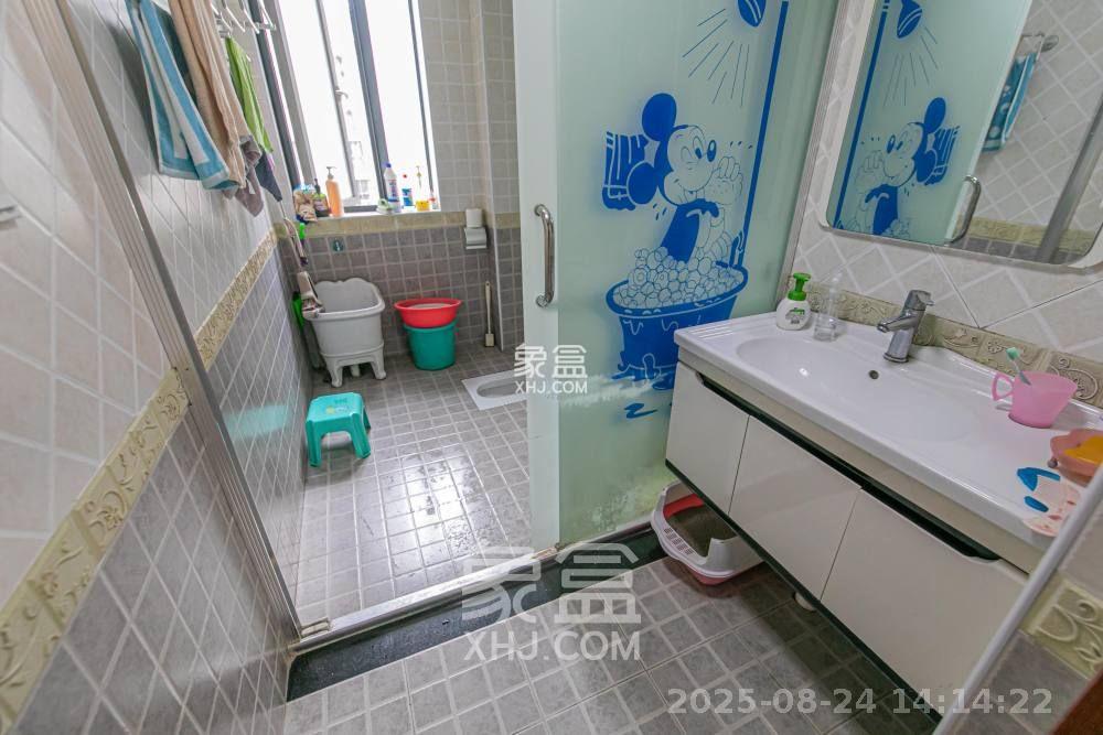 恒基凯旋门一二期  3室2厅1卫    2000.0元/月室内图