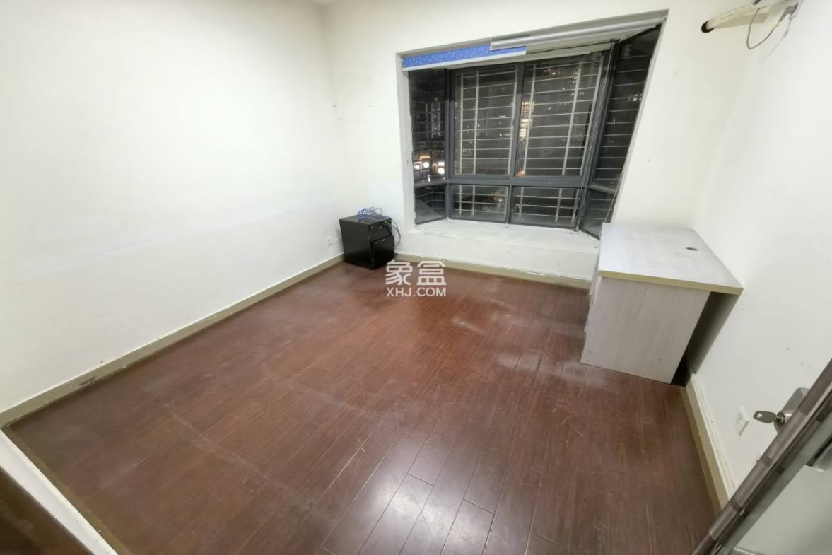 金海广场 4室2厅2卫 3400.0元/月 金海广场 4室2厅2卫 3400.0元/月室内图