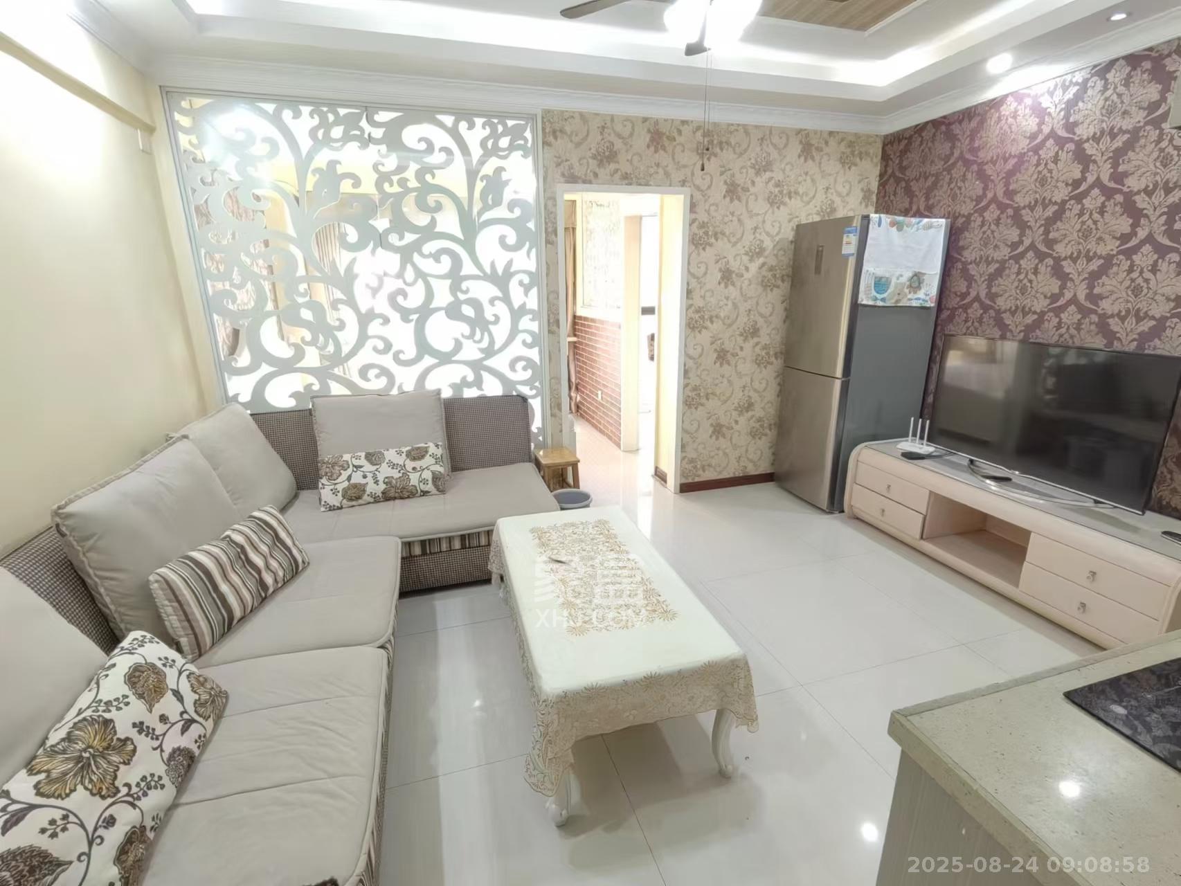 钱隆樽品(一、二、三期)  1室1厅1卫    1700.0元/月 钱隆樽品(一、二、三期)  1室1厅1卫    1700.0元/月