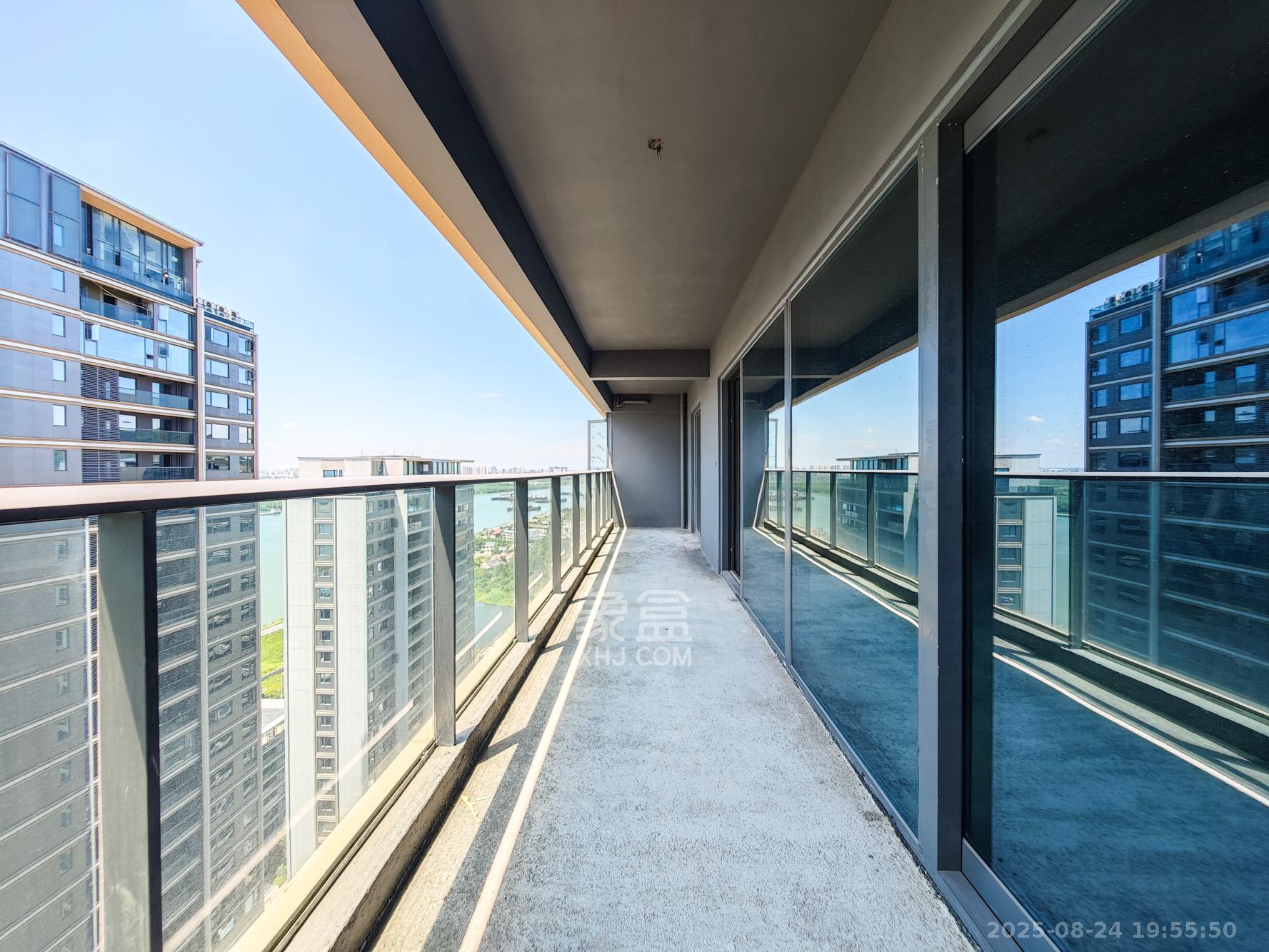 绿城桂满湘江  4室2厅2卫    172.0万阳台