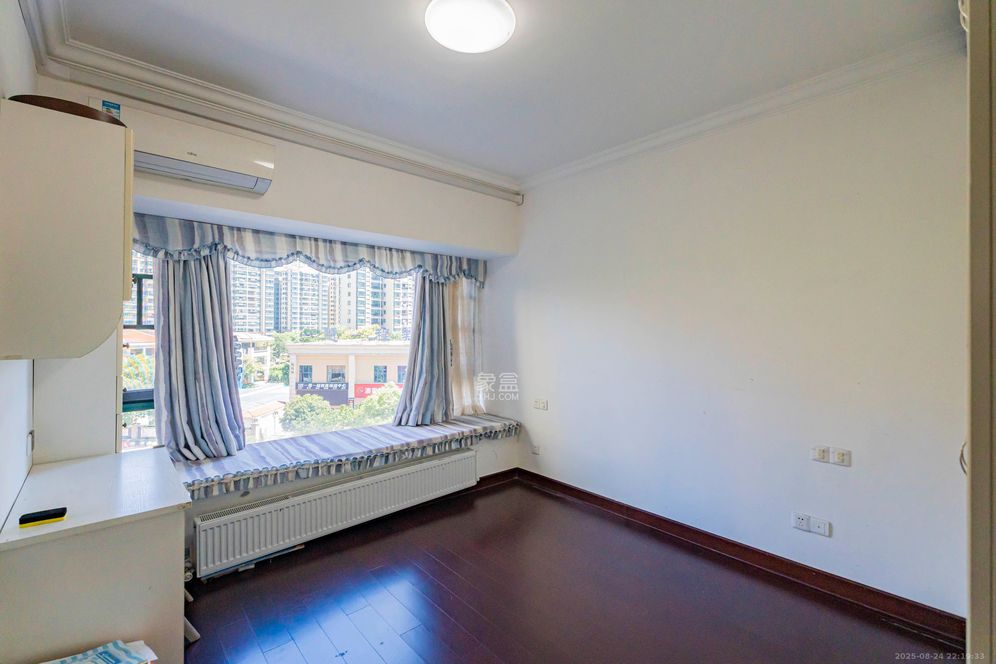 恒大雅苑 3室2厅2卫 118.0万 恒大雅苑 3室2厅2卫 118.0万卧室