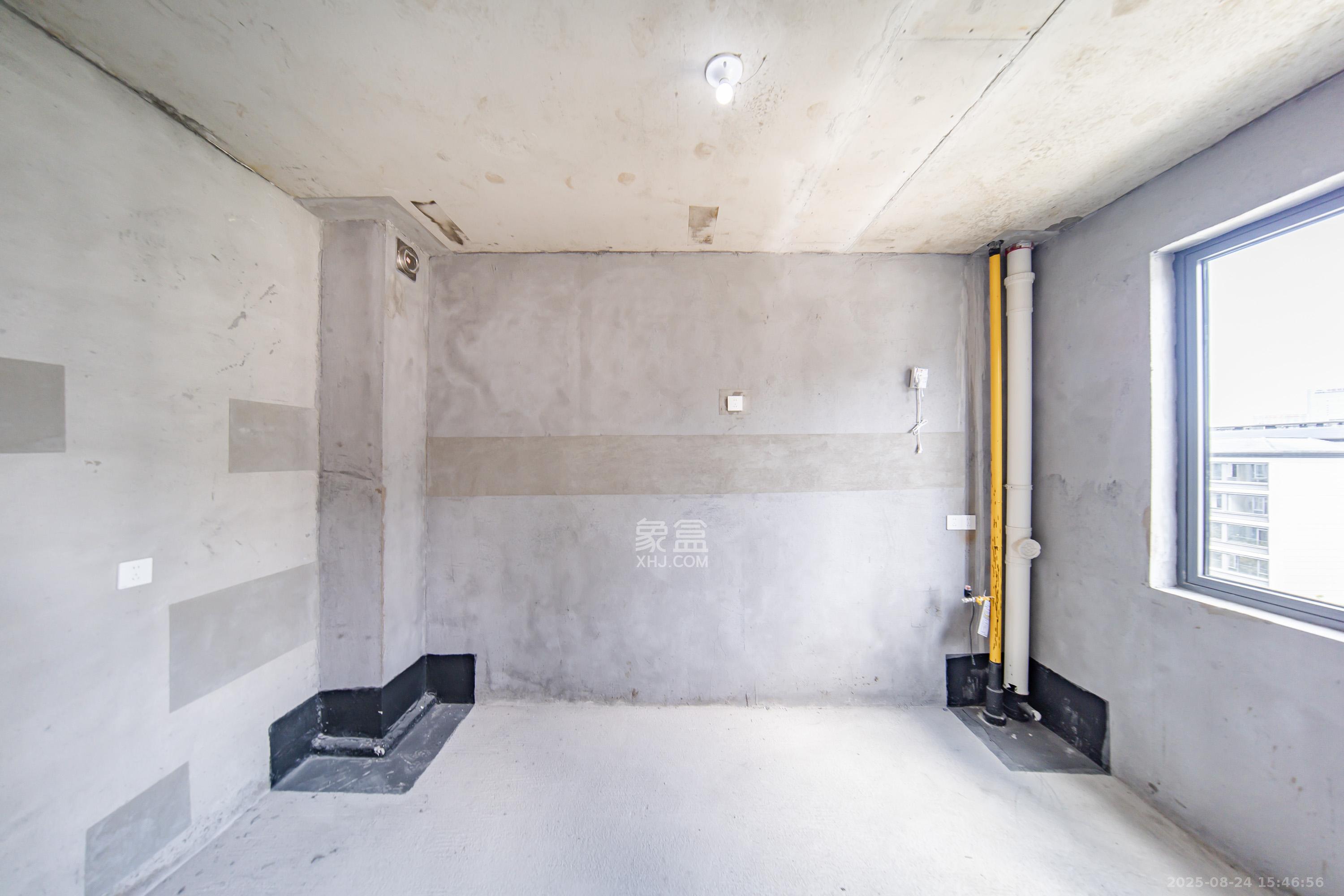 中建钰山湖  4室2厅3卫    290.0万 中建钰山湖  4室2厅3卫    290.0万厨房