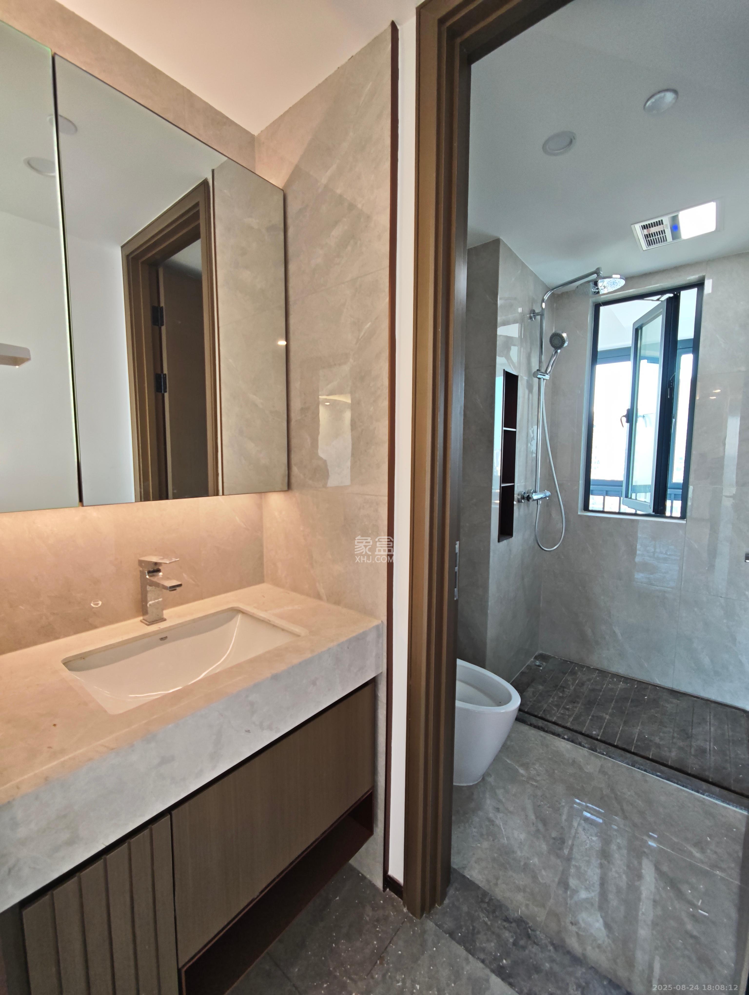 滨江府1913 4室2厅3卫 10000.0元/月 滨江府1913 4室2厅3卫 10000.0元/月室内图