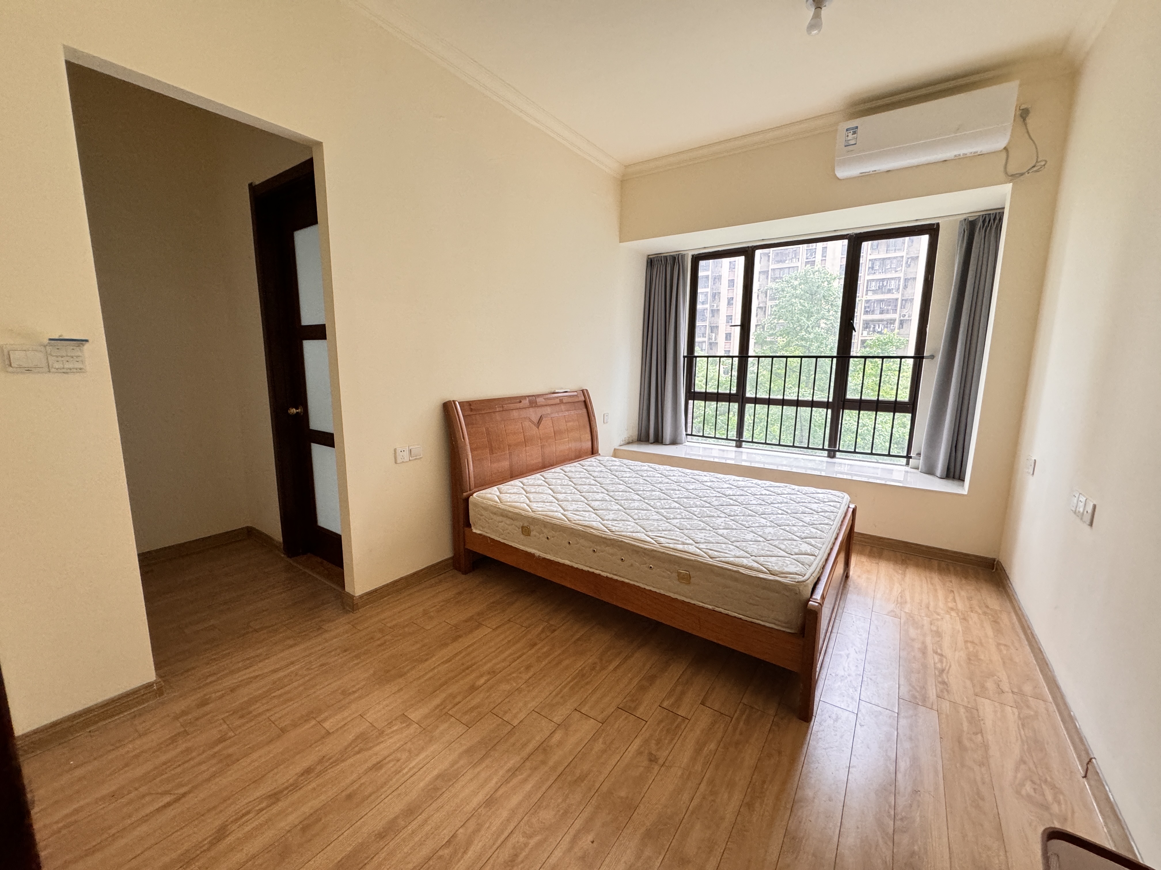 华耀碧桂园十里江湾天汇  4室2厅3卫    3000.0元/月室内图