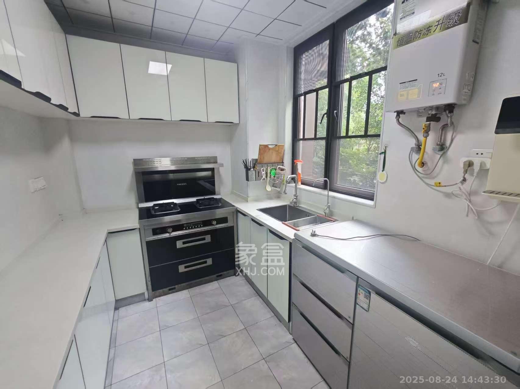 奥克斯滨仕花园（奥克斯洋湖广场/奥克斯中心）  3室2厅2卫    3500.0元/月室内图