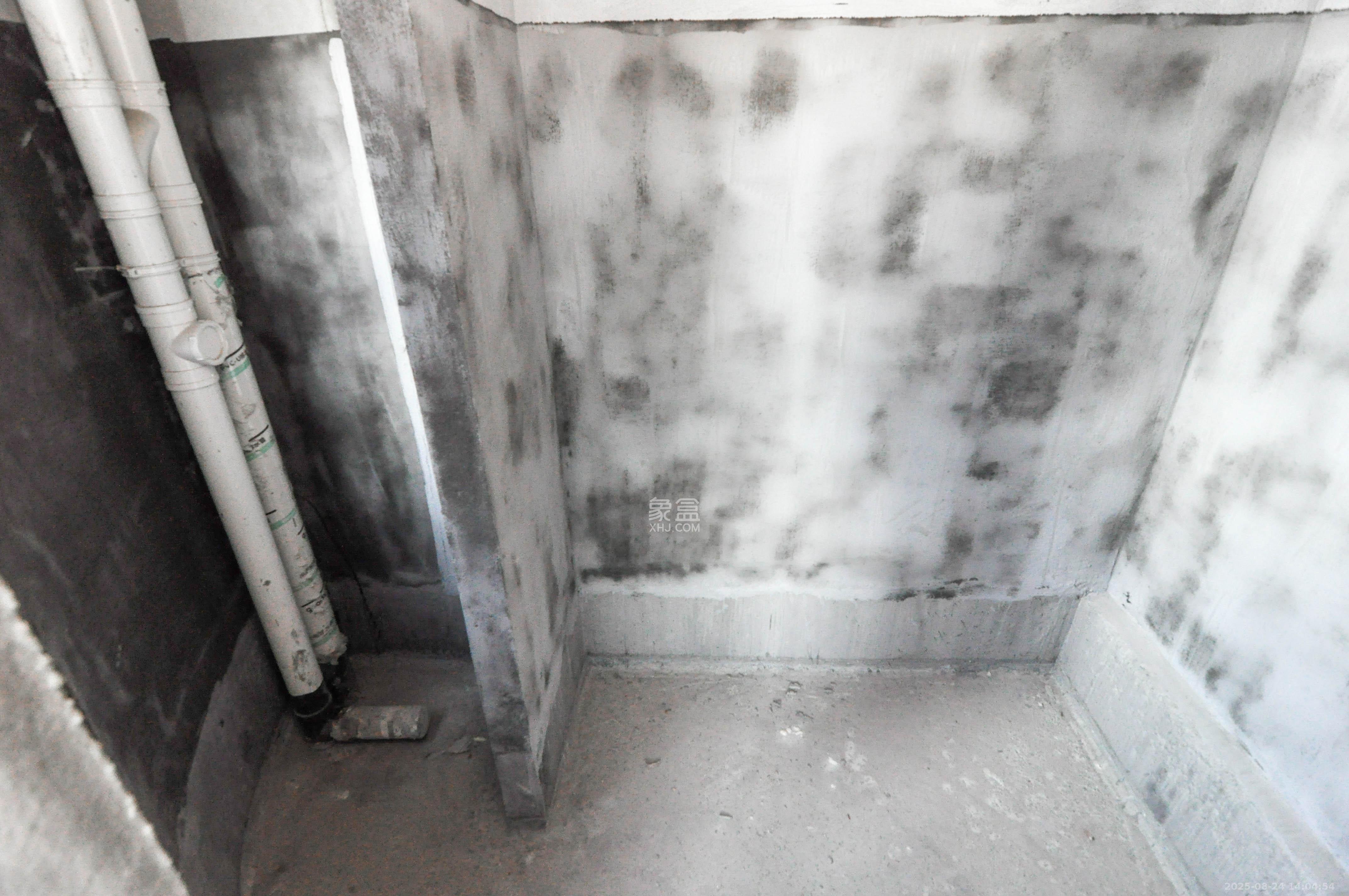 恩瑞御西湖  4室3厅2卫    245.0万 恩瑞御西湖  4室3厅2卫    245.0万其他