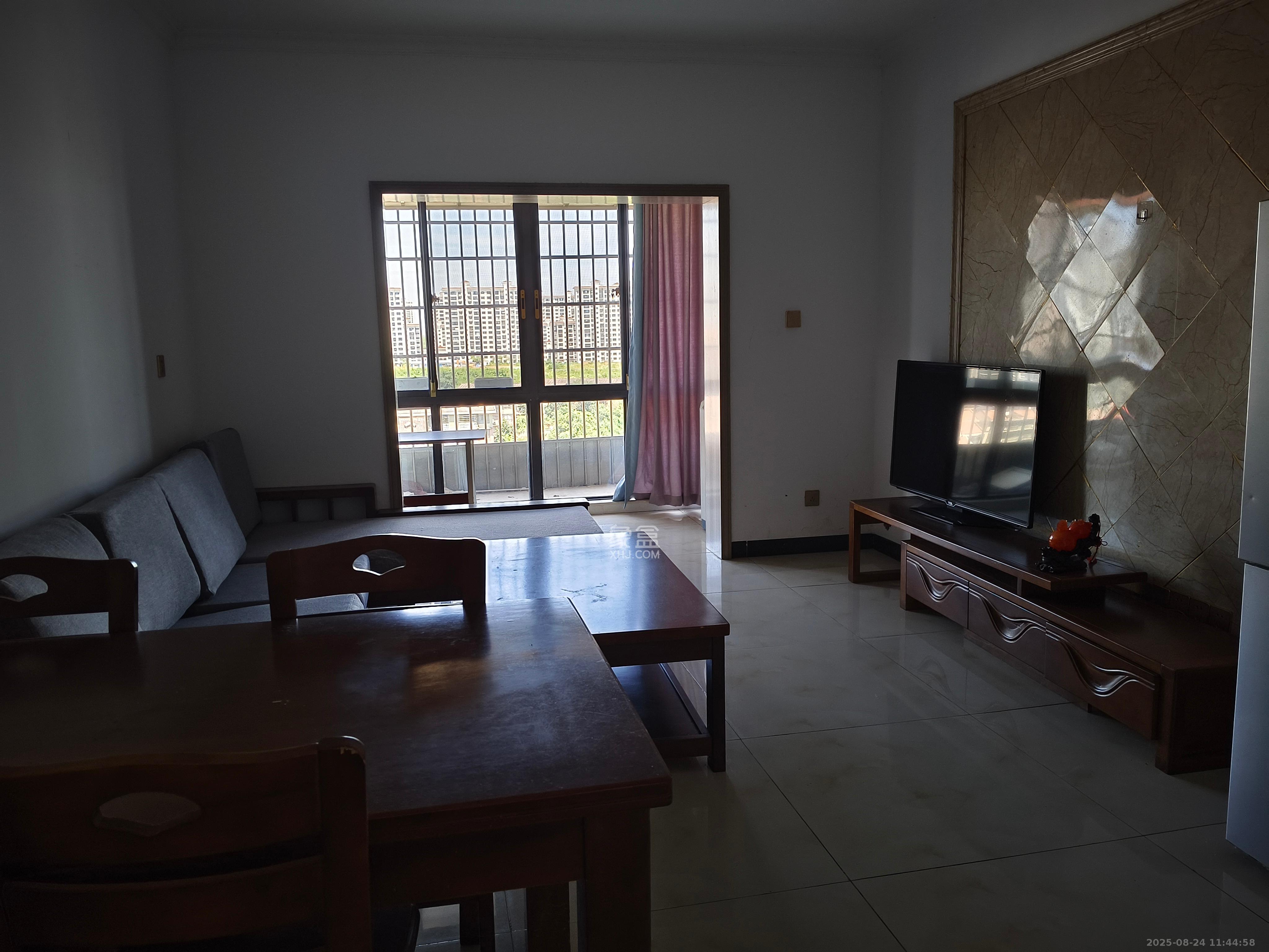 荷韵园 2室1厅1卫 1600.0元/月 荷韵园 2室1厅1卫 1600.0元/月室内图