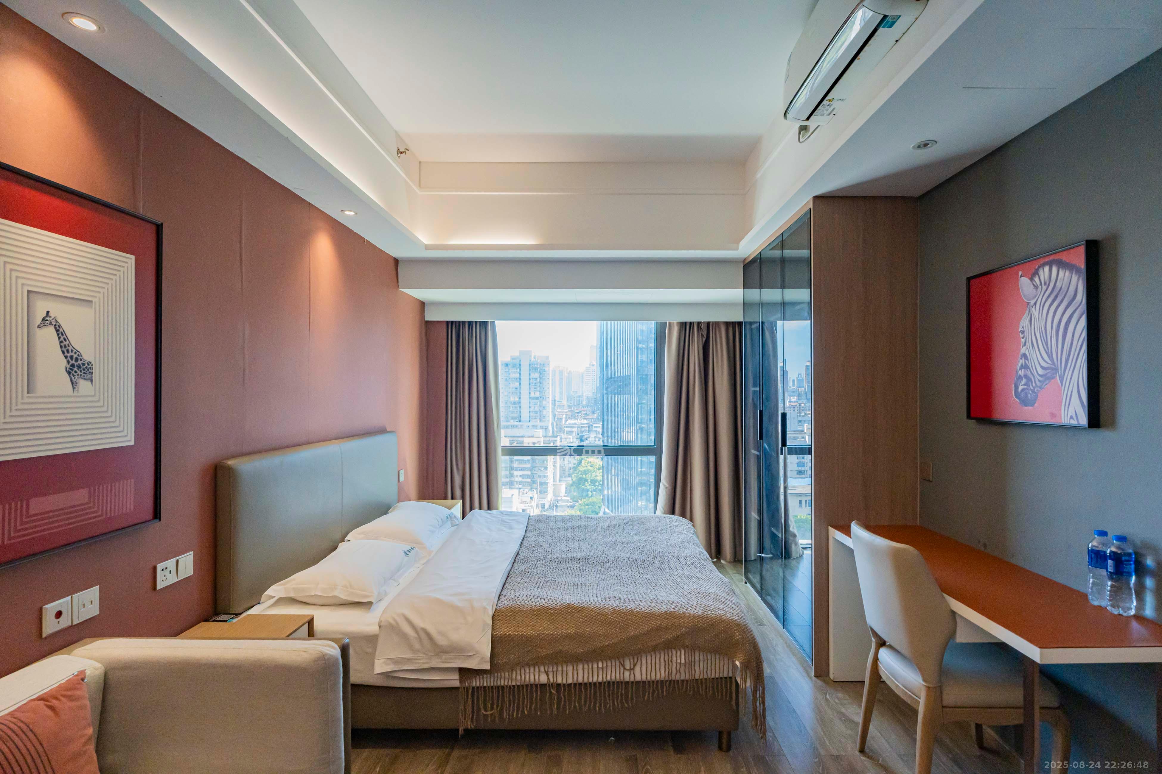 华远华时代  1室1厅1卫    41.8万卧室