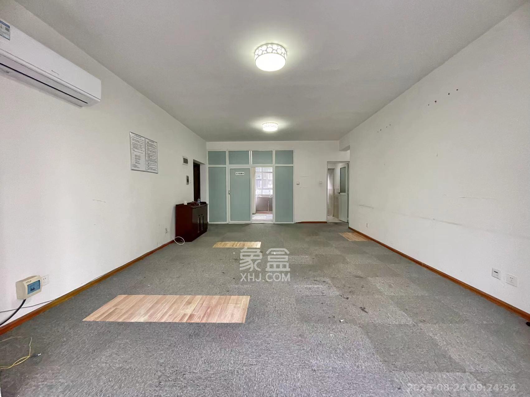 长房东郡  4室2厅2卫    3000.0元/月 长房东郡  4室2厅2卫    3000.0元/月