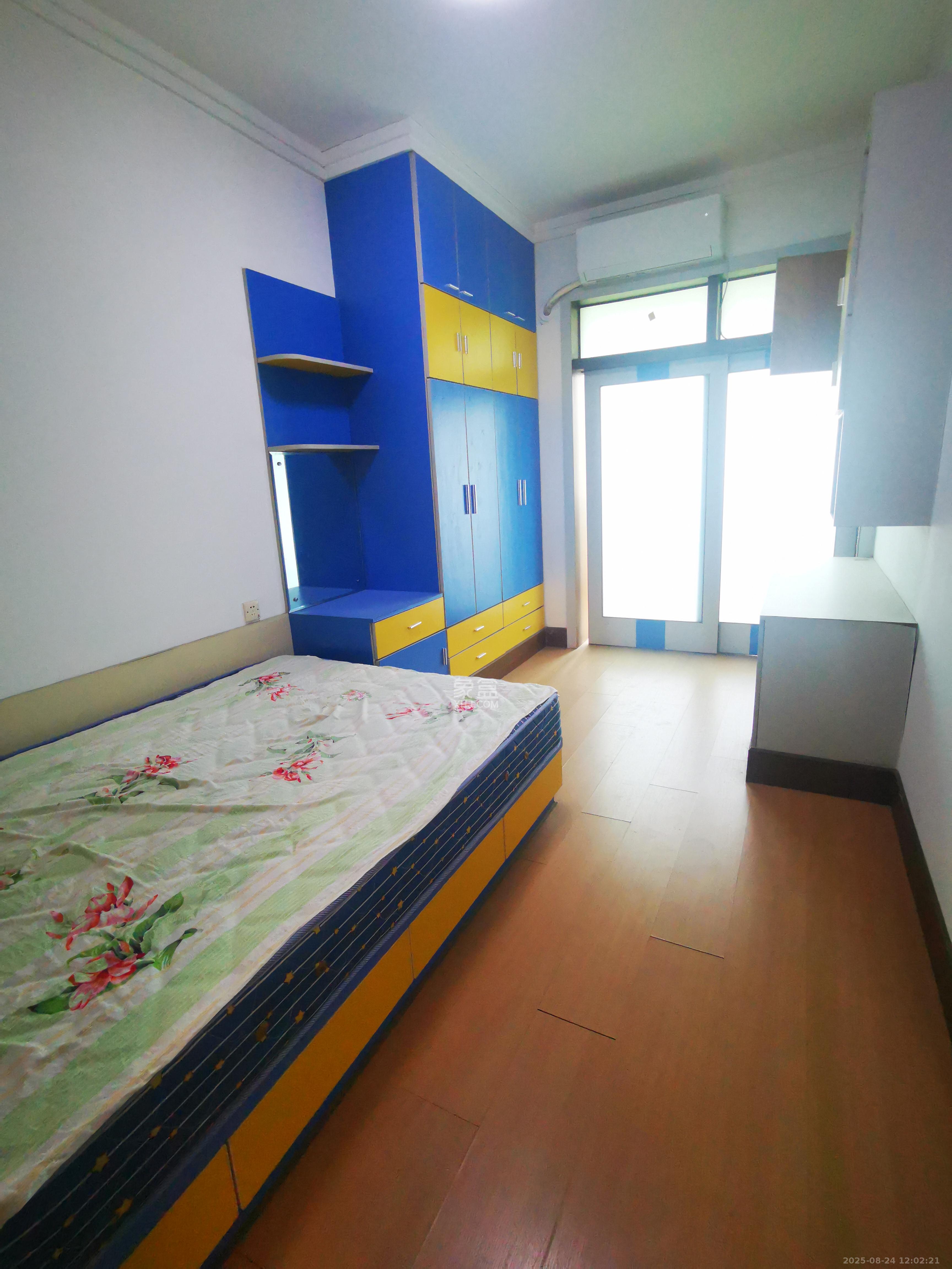 金蕾苑 3室2厅2卫 2600.0元/月 金蕾苑 3室2厅2卫 2600.0元/月室内图