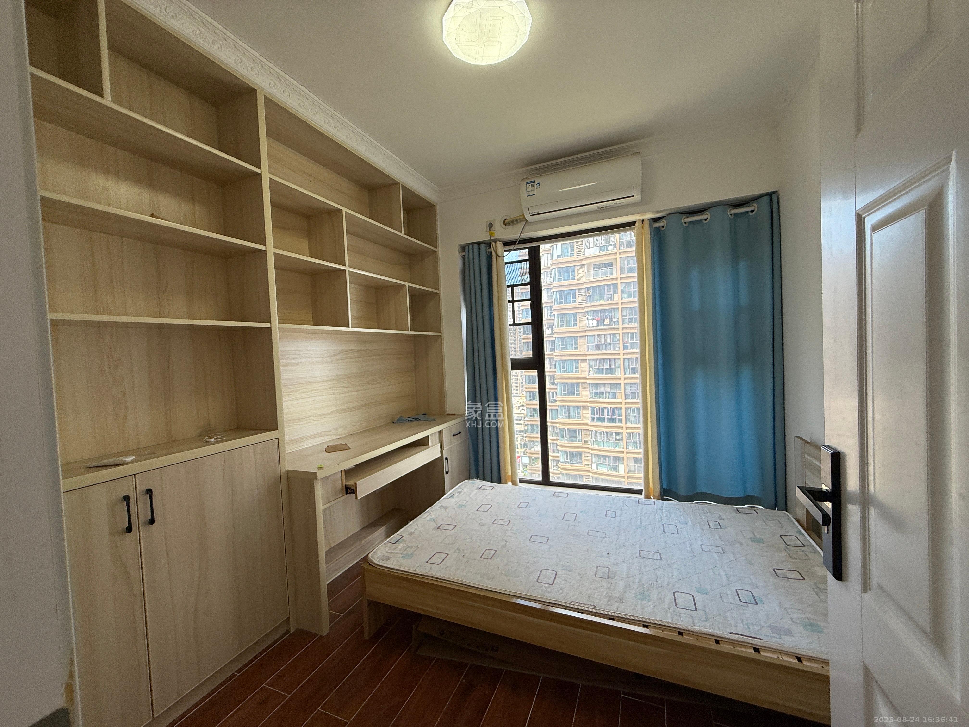 润和长郡(润和紫郡二三期) 4室2厅2卫 2300.0元/月 润和长郡(润和紫郡二三期) 4室2厅2卫 2300.0元/月室内图