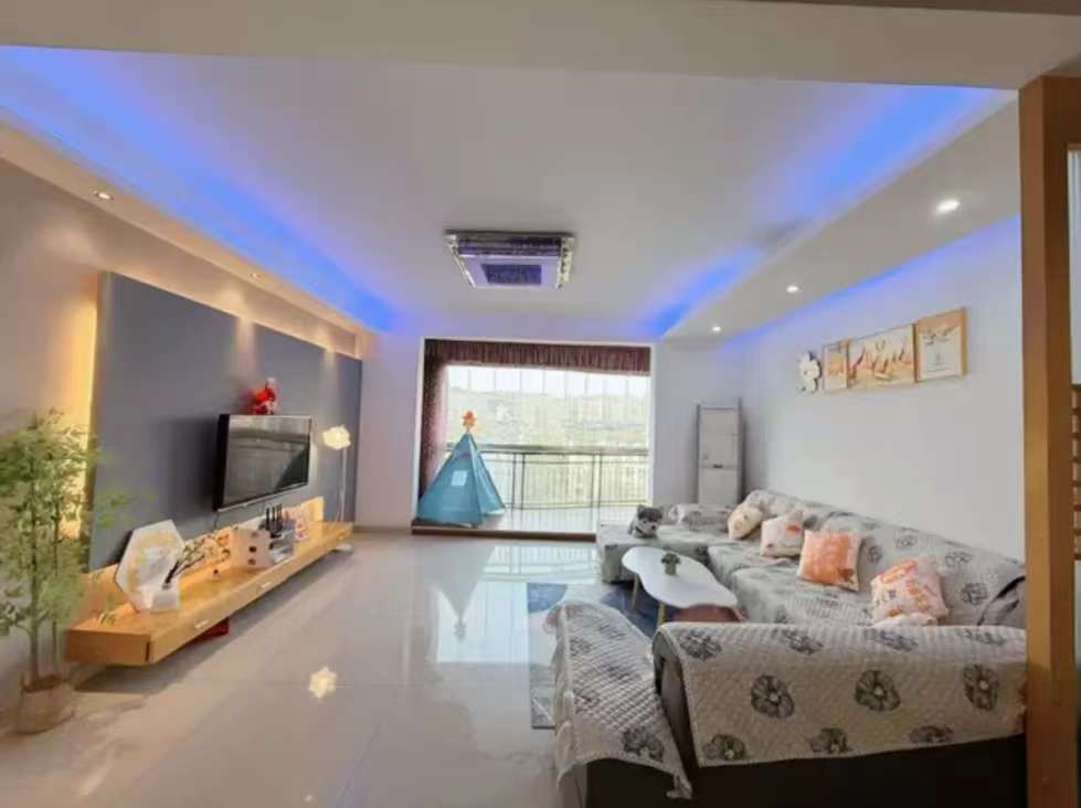 雅典国际家园  3室2厅2卫    2000.0元/月 雅典国际家园  3室2厅2卫    2000.0元/月室内图1