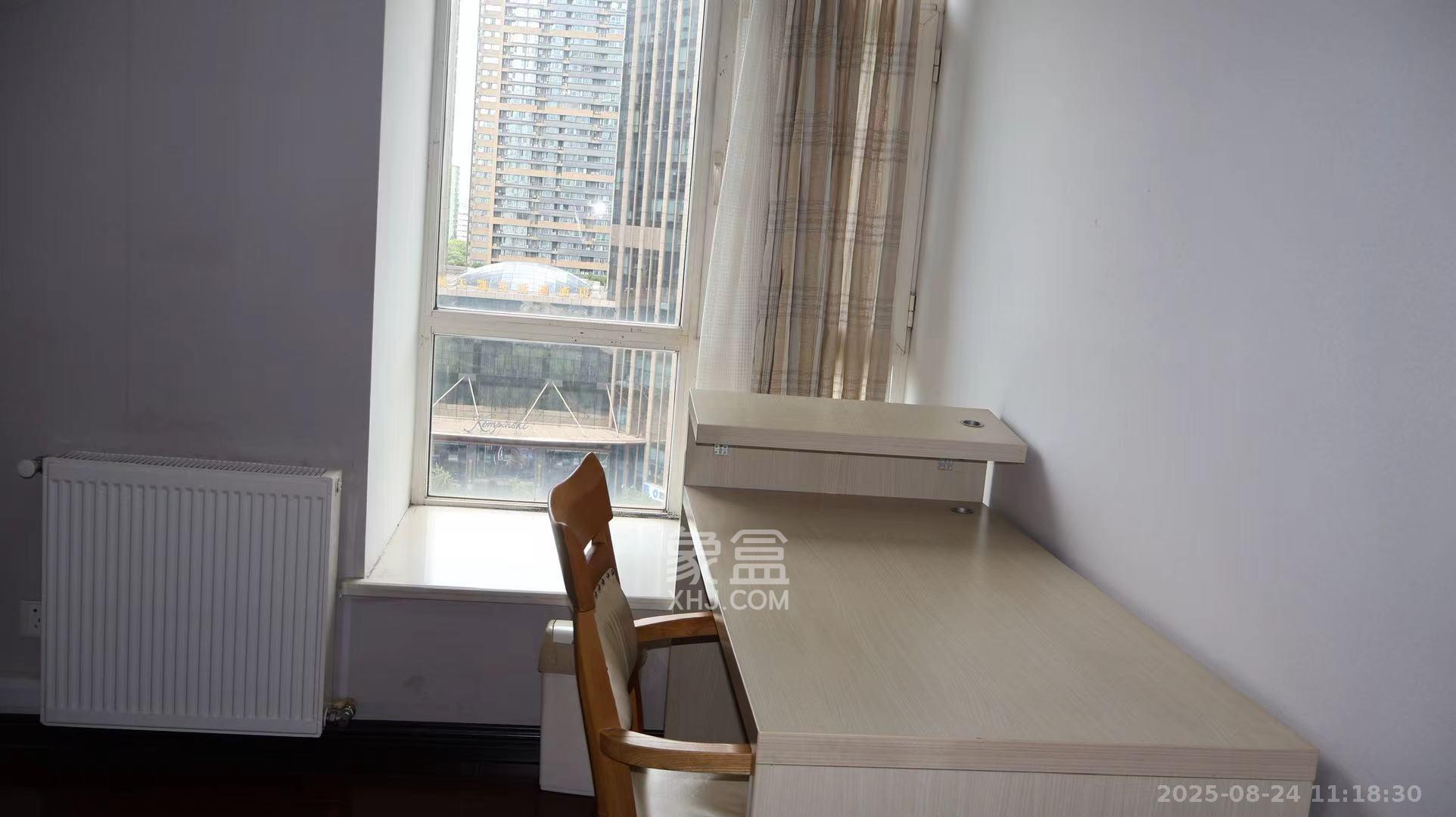 三万英尺  4室2厅2卫    5000.0元/月室内图