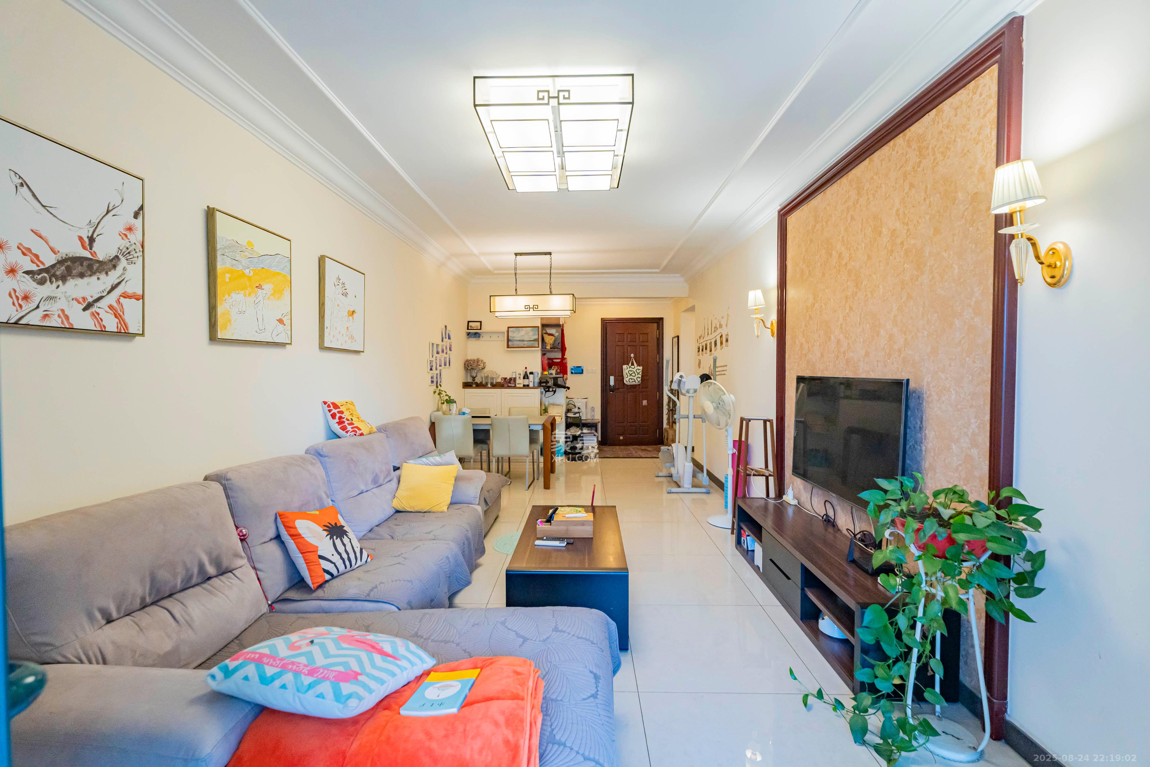 恒大雅苑  2室2厅2卫    79.0万 恒大雅苑  2室2厅2卫    79.0万客厅