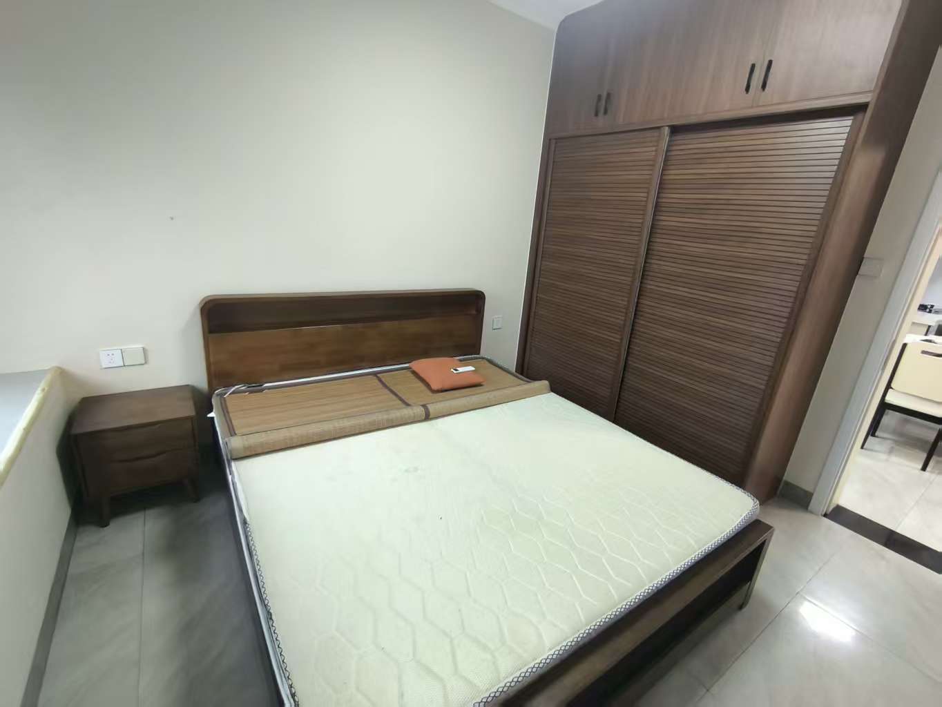 天街华府（海南新天地）  3室2厅1卫   4000.00元/月室内图