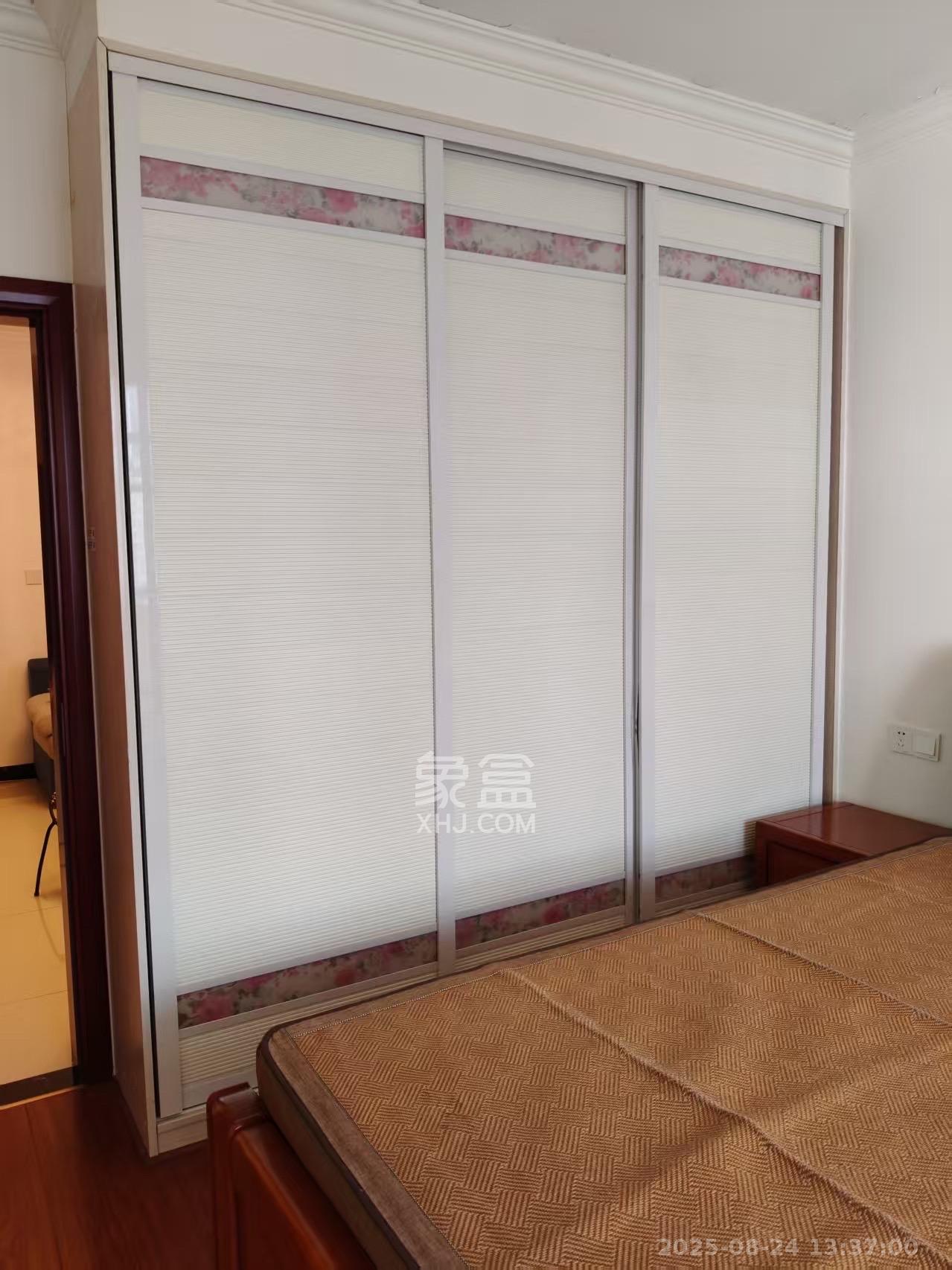 芙蓉广场农行单位宿舍  2室1厅1卫    2600.0元/月 芙蓉广场农行单位宿舍  2室1厅1卫    2600.0元/月室内图