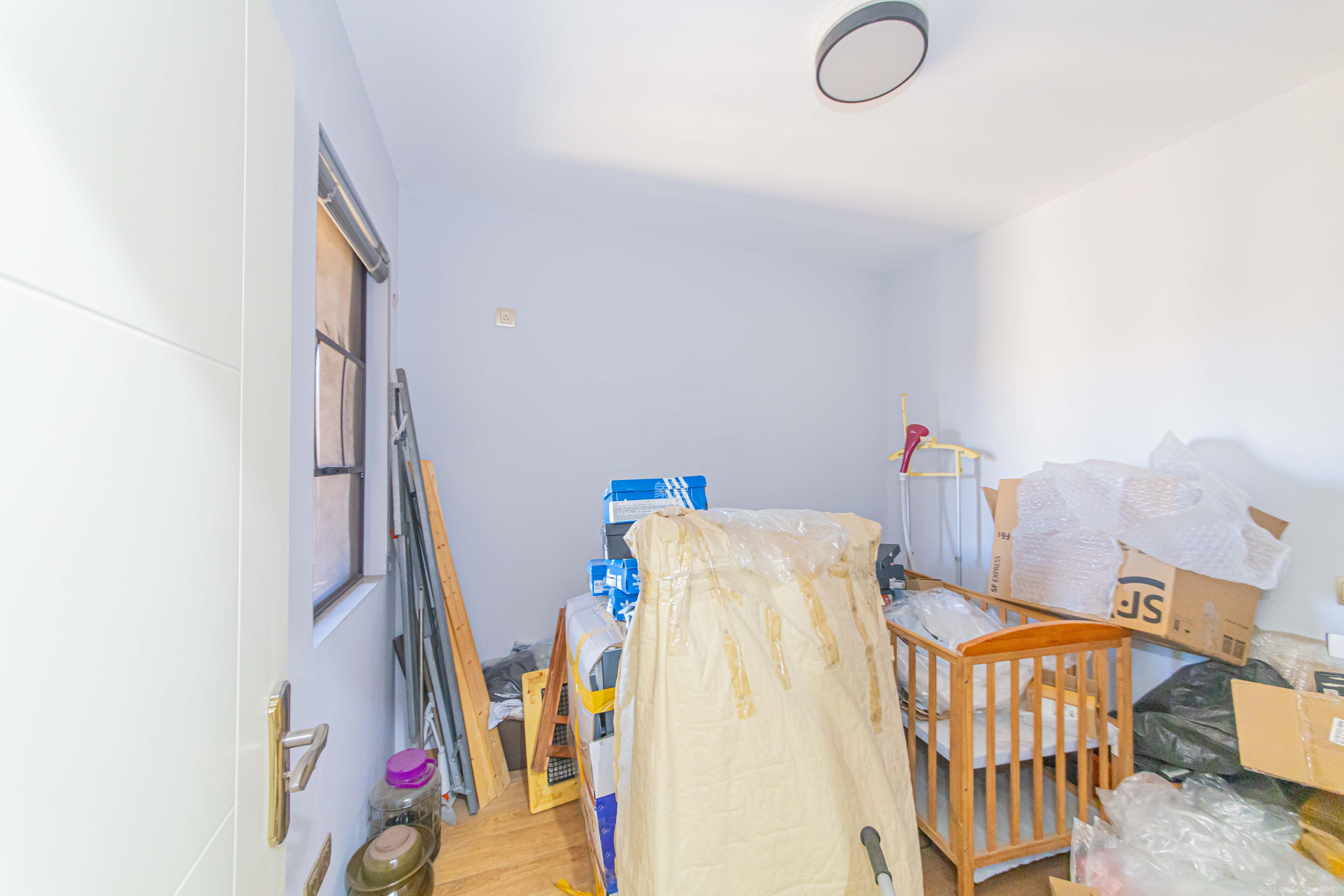 北辰中央公园C区 3室2厅1卫 90.0万 北辰中央公园C区 3室2厅1卫 90.0万卧室