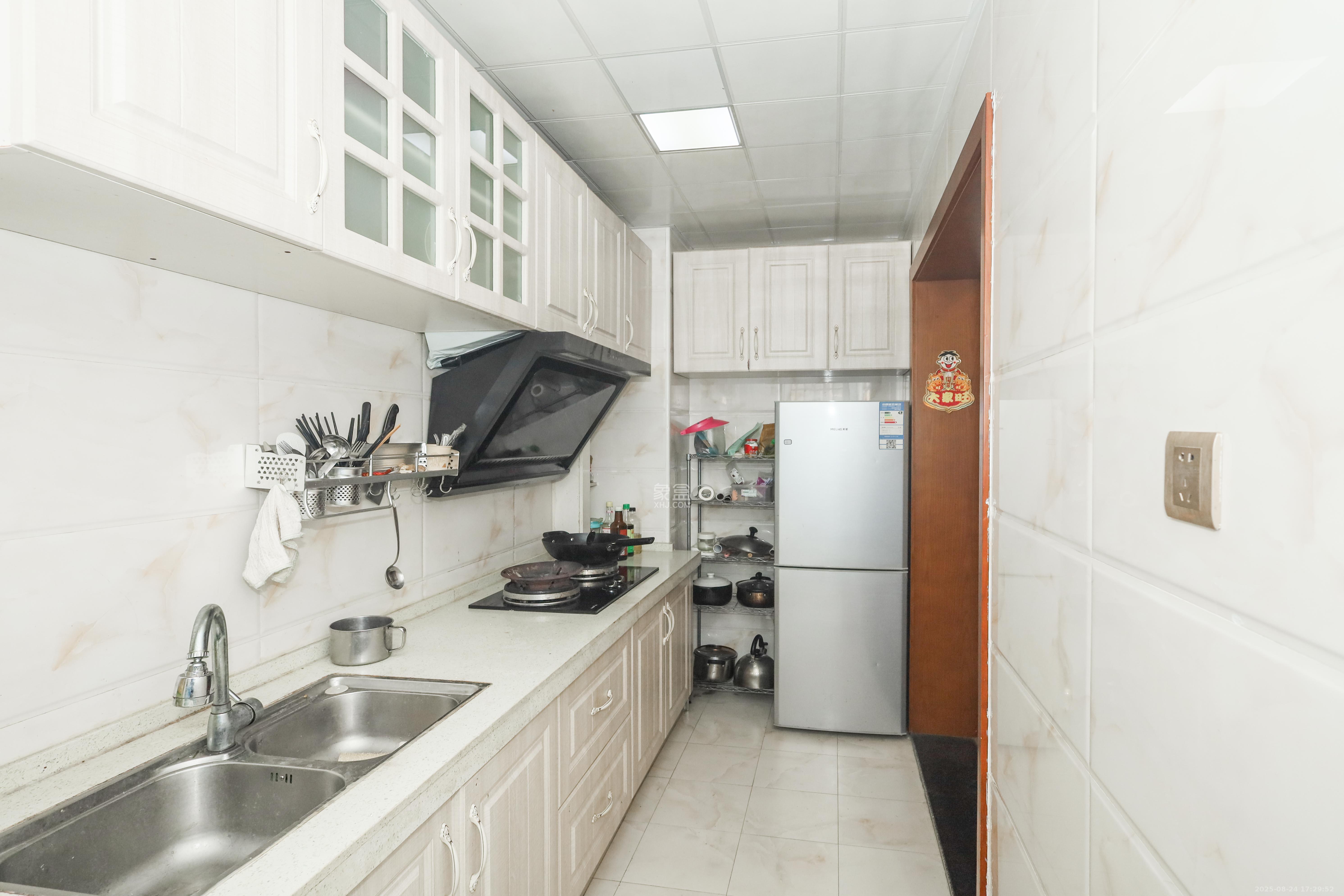 中国铁建梅溪青秀一期 3室2厅1卫 106.0万 中国铁建梅溪青秀一期 3室2厅1卫 106.0万厨房