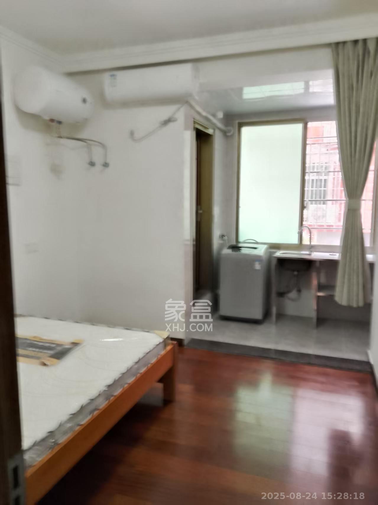 红星建材交易大市场  1室1厅1卫    1000.0元/月 红星建材交易大市场  1室1厅1卫    1000.0元/月室内图1