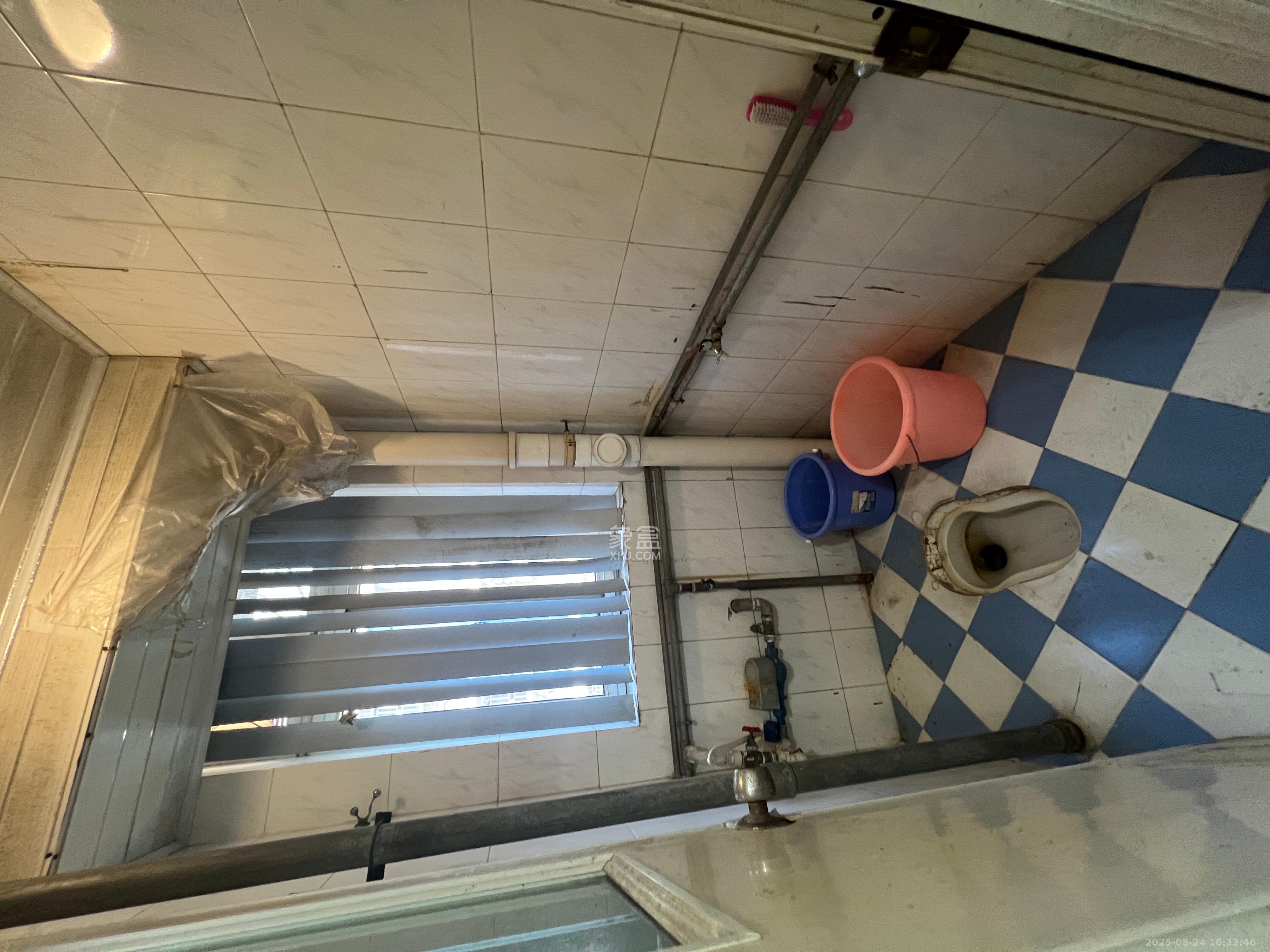 东风二村社区房 3室2厅2卫 2400.0元/月 东风二村社区房 3室2厅2卫 2400.0元/月室内图