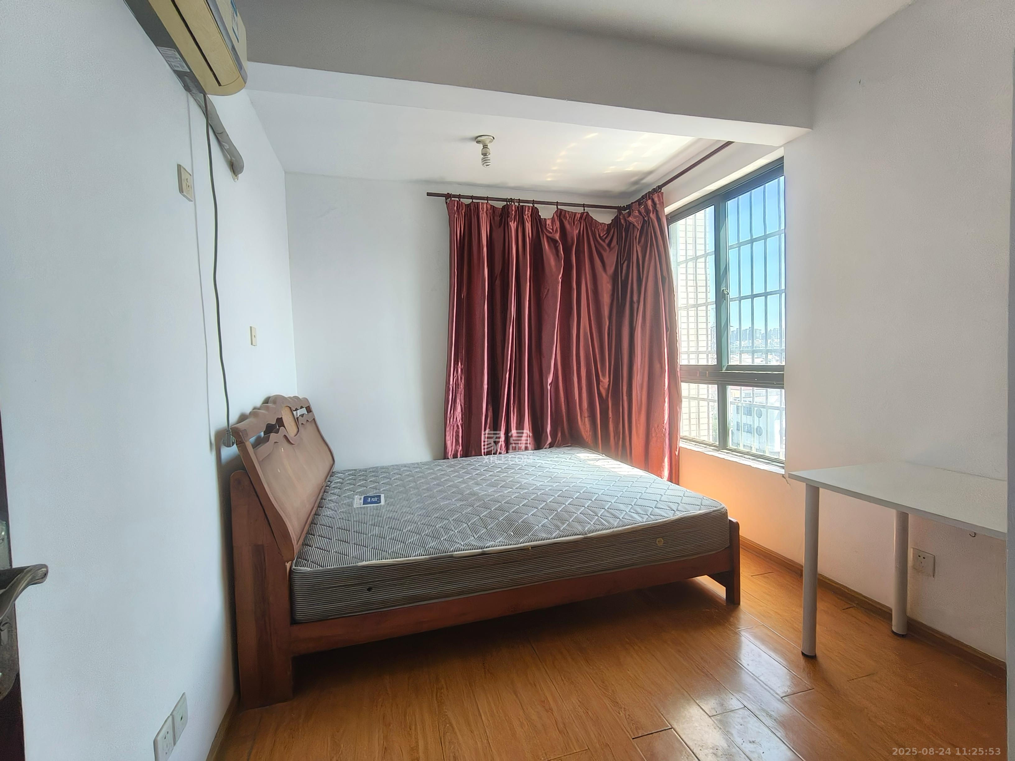 星沙派  1室1厅1卫    1300.0元/月 星沙派  1室1厅1卫    1300.0元/月室内图