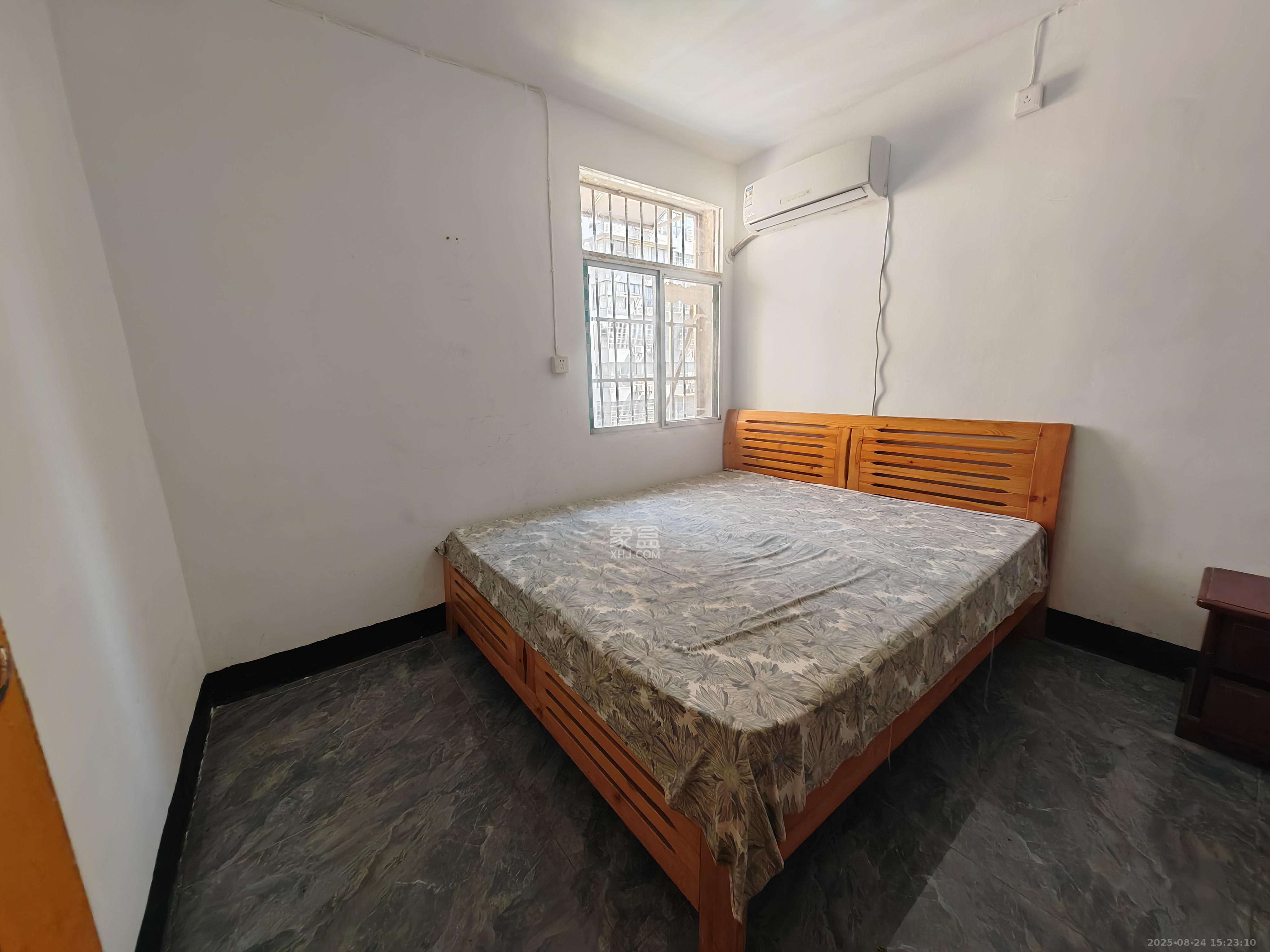 桂花路铁建宿舍  3室1厅1卫    1600.0元/月 桂花路铁建宿舍  3室1厅1卫    1600.0元/月