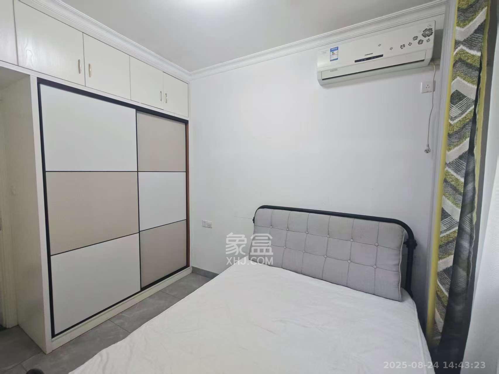 奥克斯滨仕花园(奥克斯洋湖广场/奥克斯中心)  3室2厅2卫    3500.0元/月 奥克斯滨仕花园(奥克斯洋湖广场/奥克斯中心)  3室2厅2卫    3500.0元/月室内图