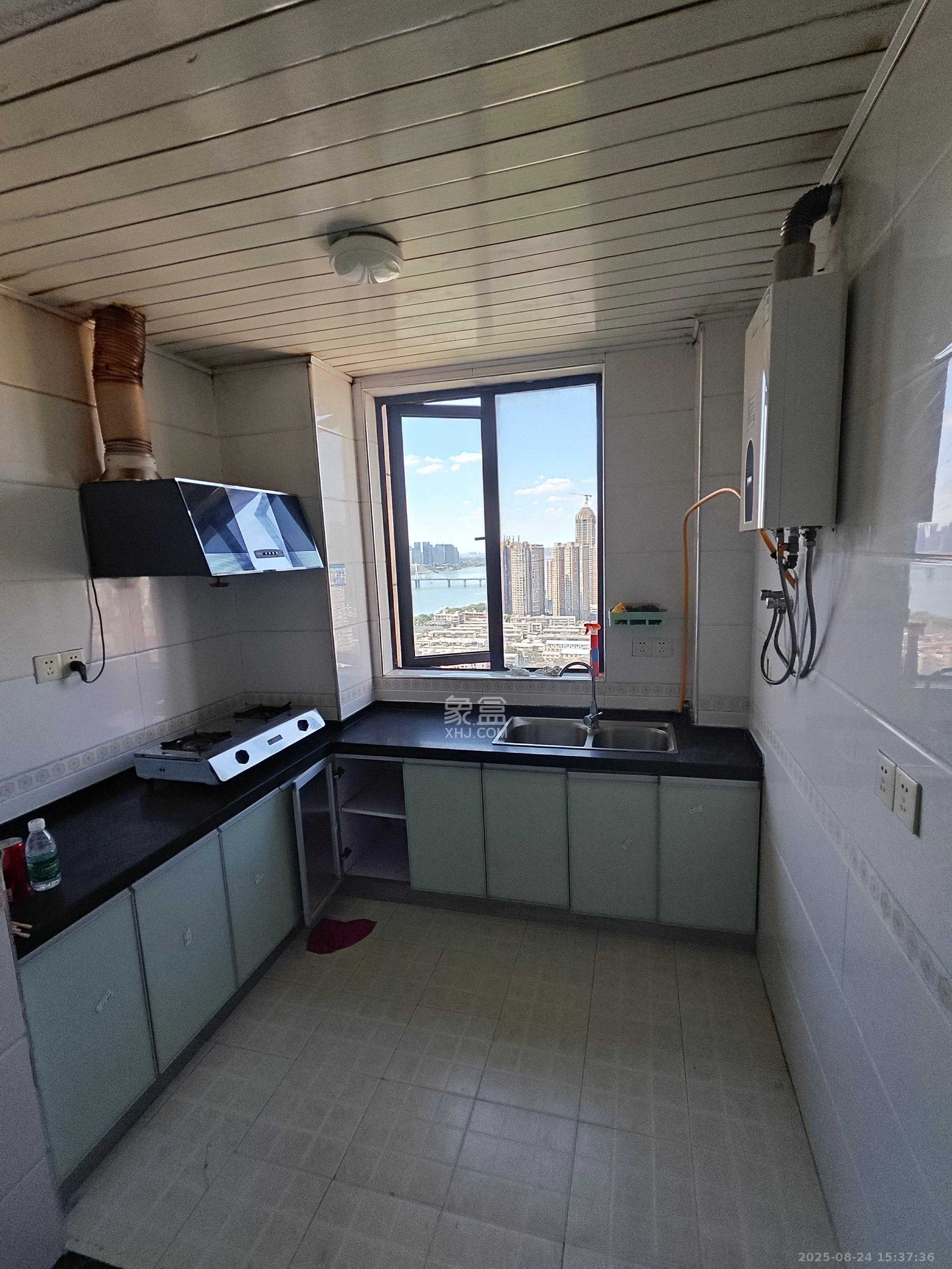 复地崑玉国际一期 2室2厅1卫 3500.0元/月 复地崑玉国际一期 2室2厅1卫 3500.0元/月室内图