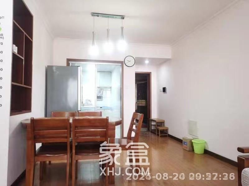 恒广国际景园一二区  2室2厅1卫    2000.0元/月 恒广国际景园一二区  2室2厅1卫    2000.0元/月