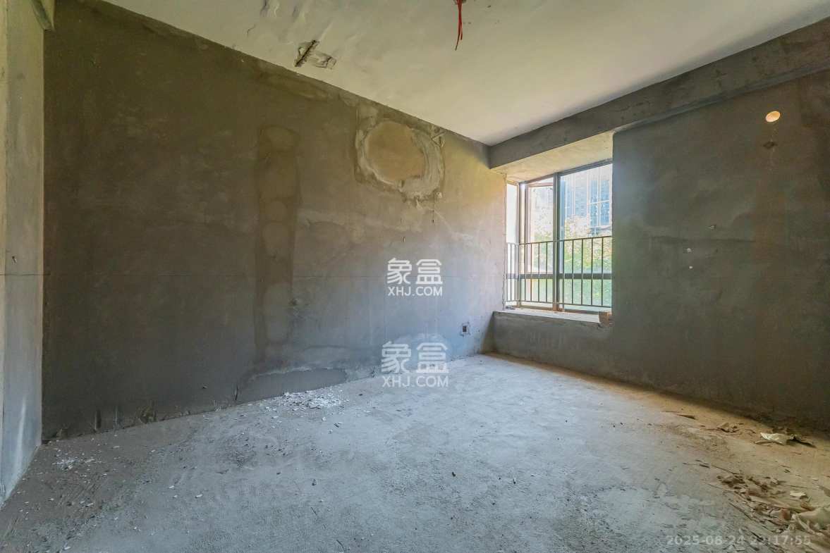 海伦春天 8室3厅5卫 258.0万 海伦春天 8室3厅5卫 258.0万卧室