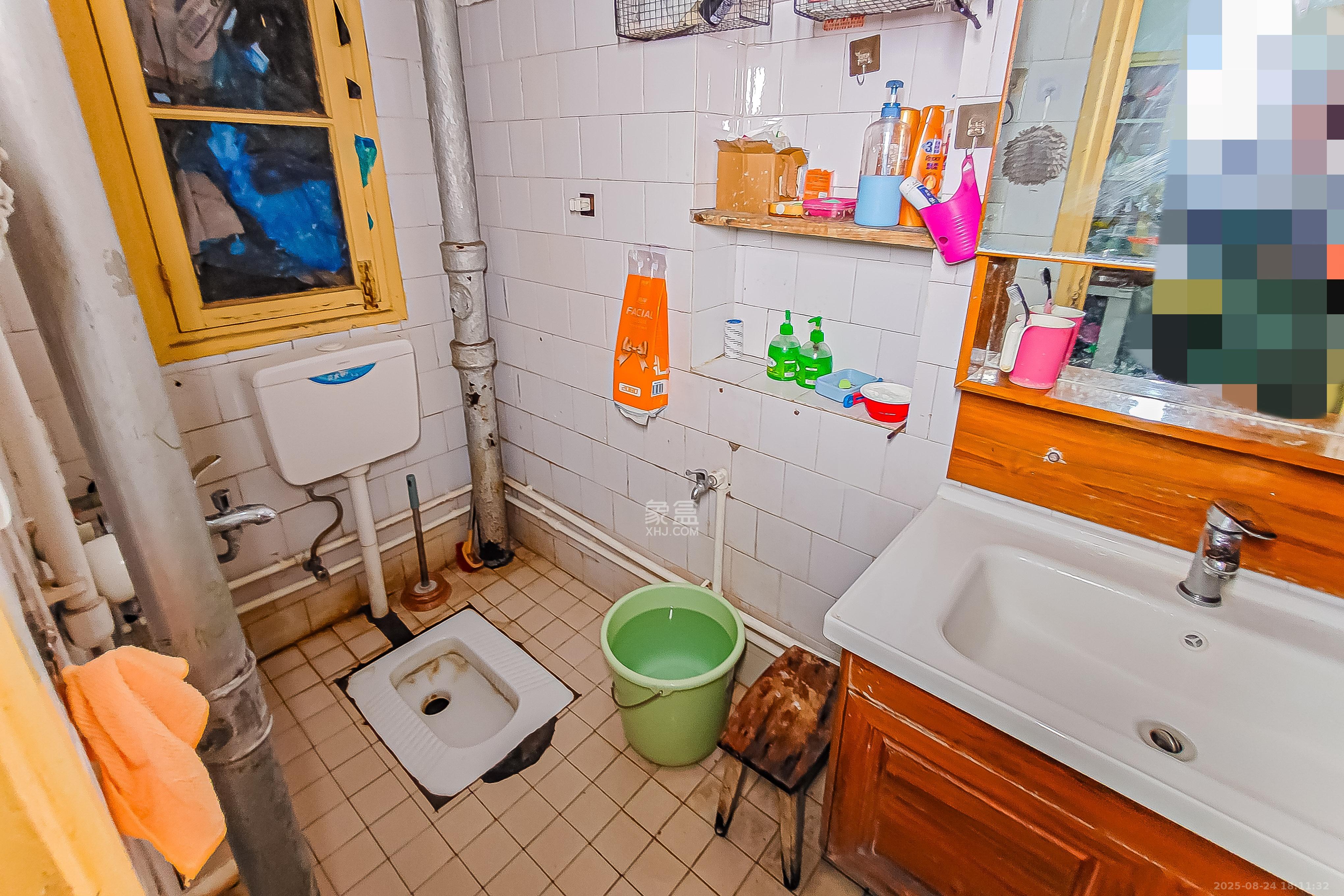 化油器厂宿舍  2室2厅1卫    43.6万 化油器厂宿舍  2室2厅1卫    43.6万卫生间