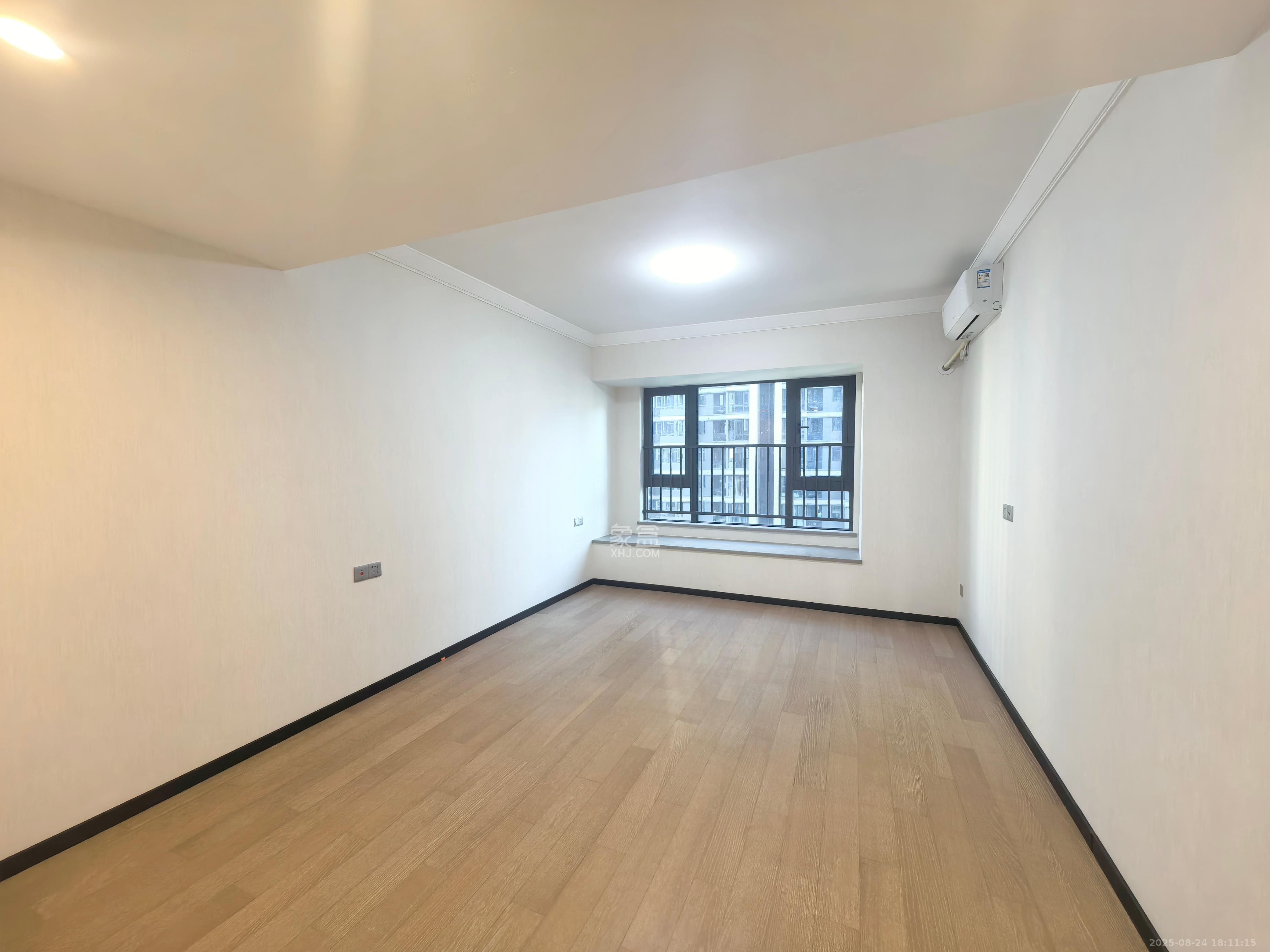 中海阅溪府 4室2厅2卫 3500.0元/月 中海阅溪府 4室2厅2卫 3500.0元/月室内图