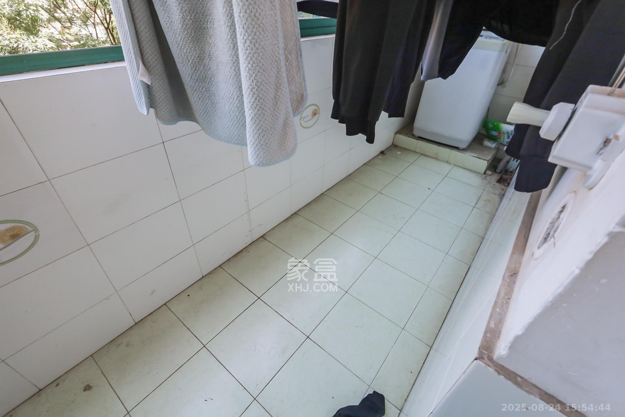 景秀江山  3室2厅2卫    110.0万 景秀江山  3室2厅2卫    110.0万阳台