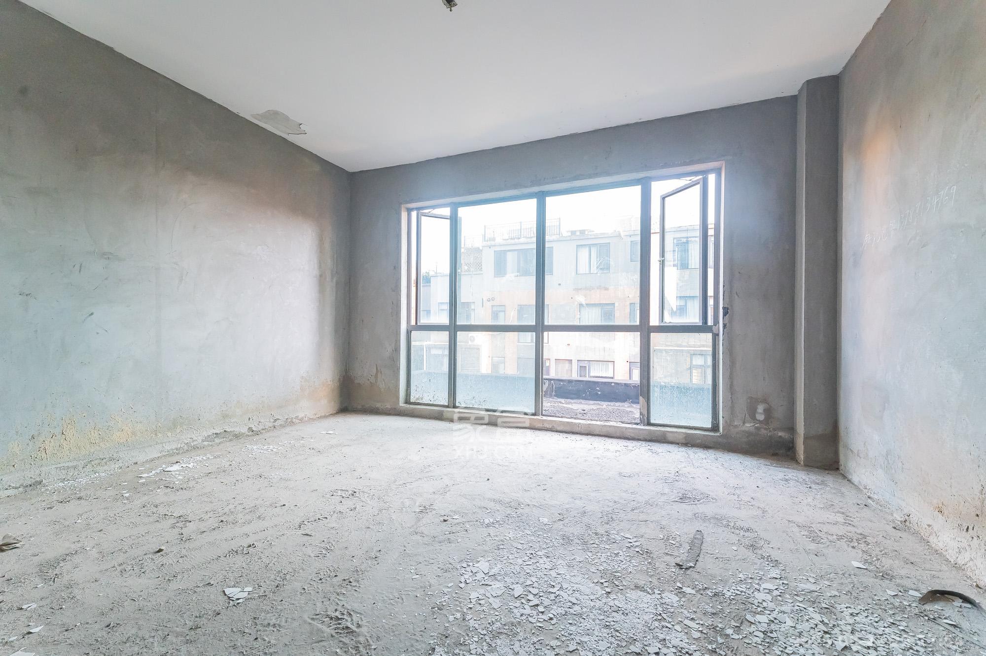 海伦春天 8室3厅5卫 258.0万 海伦春天 8室3厅5卫 258.0万卧室