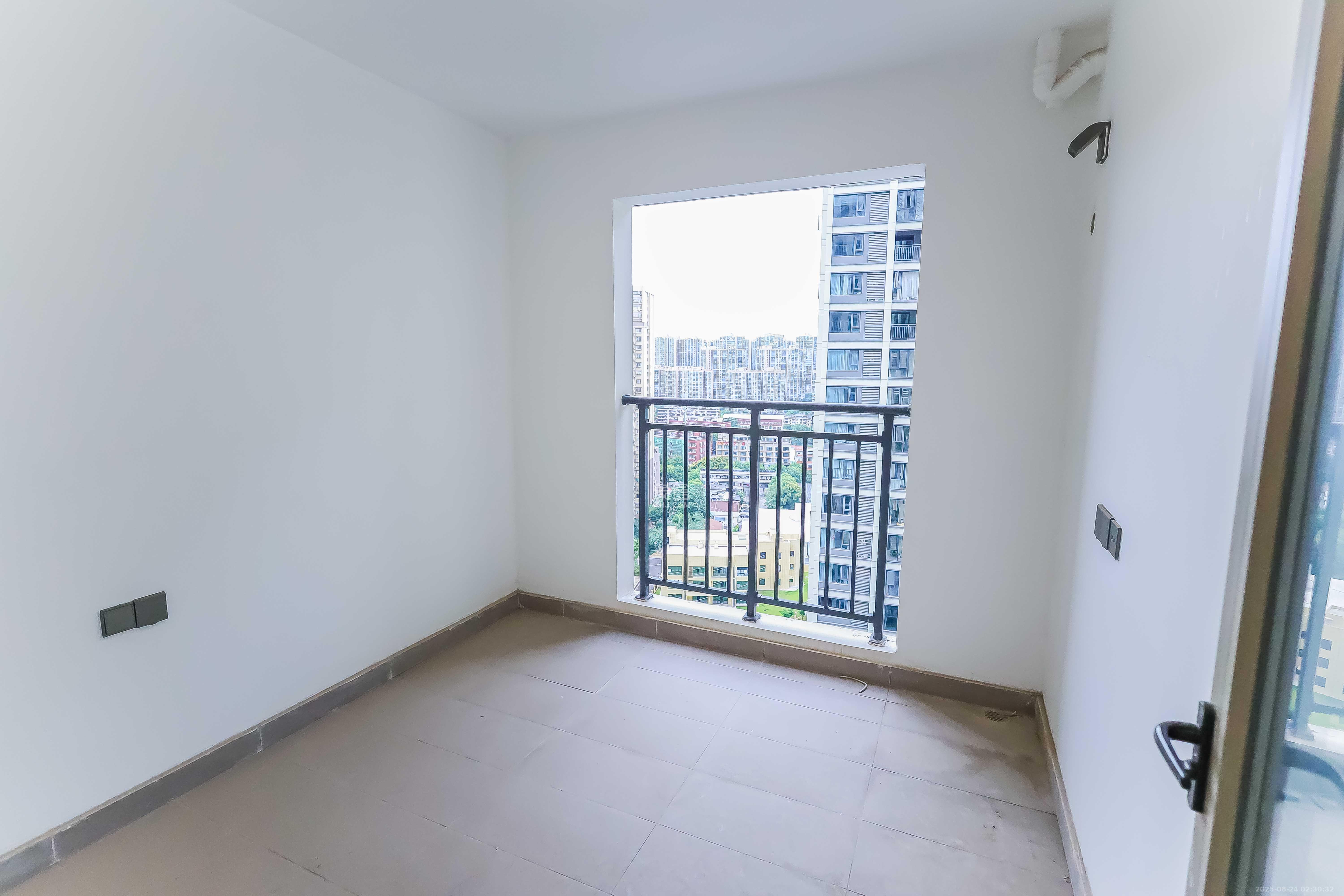 旭辉雨花郡  4室2厅2卫    190.0万其他