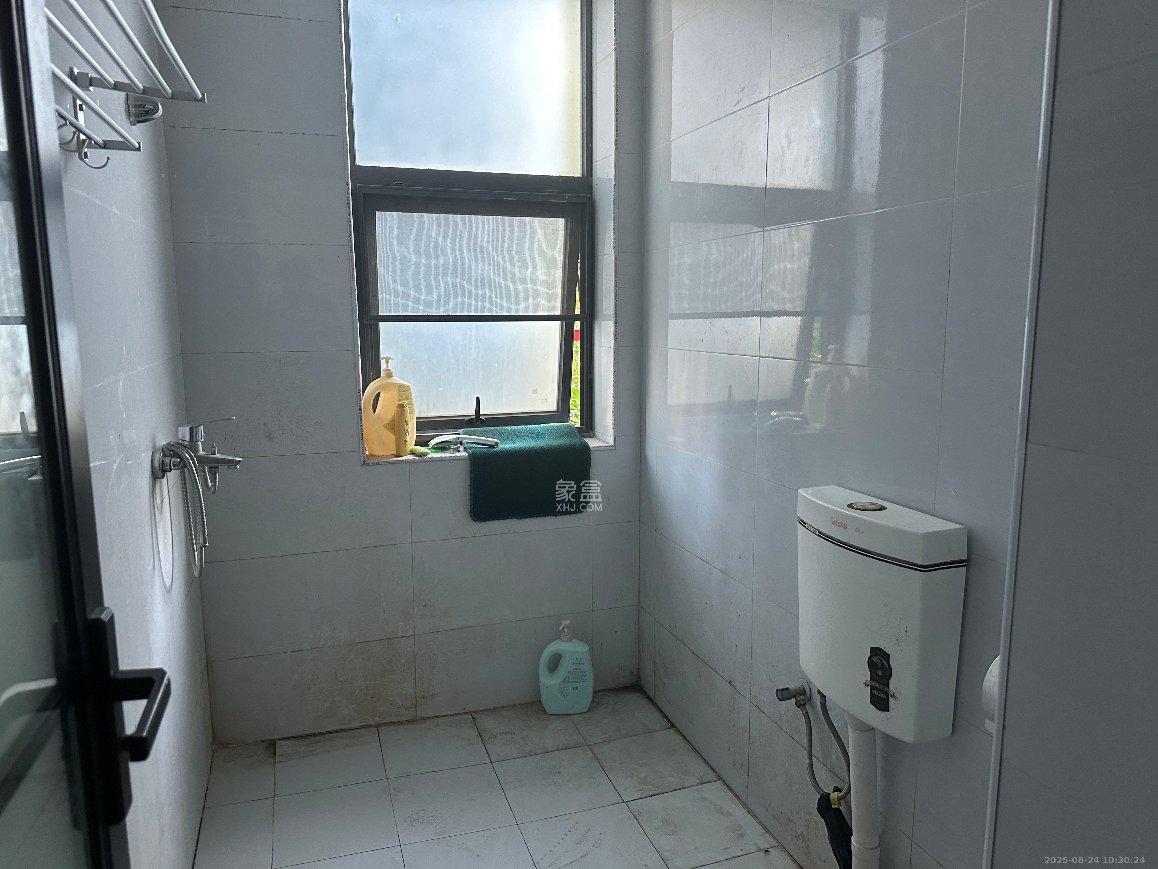 颐和佳园 3室2厅2卫 2300.00元/月 颐和佳园 3室2厅2卫 2300.00元/月室内图