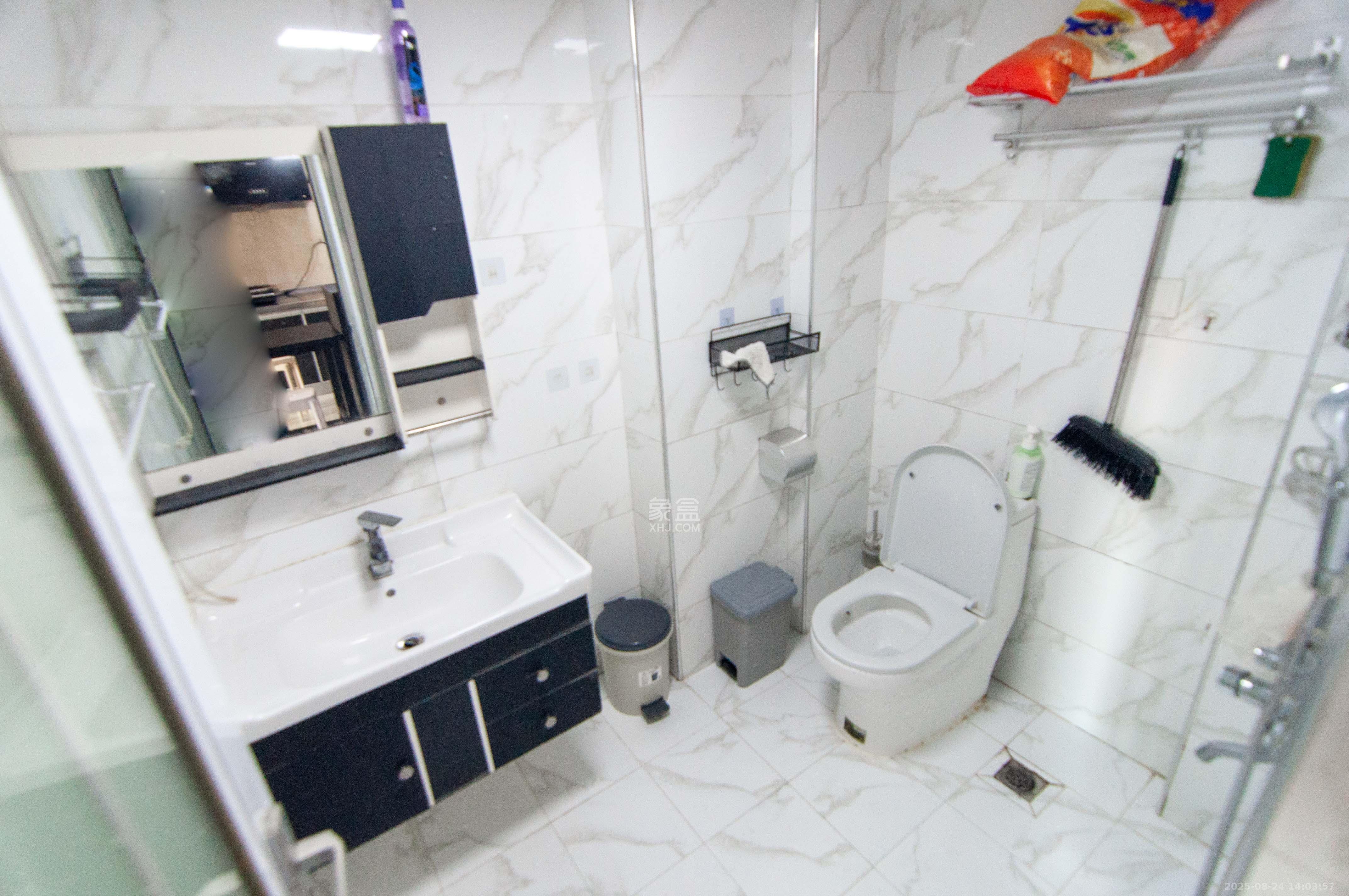 中一九骏（枫桥苑）  1室1厅1卫    48.0万卫生间