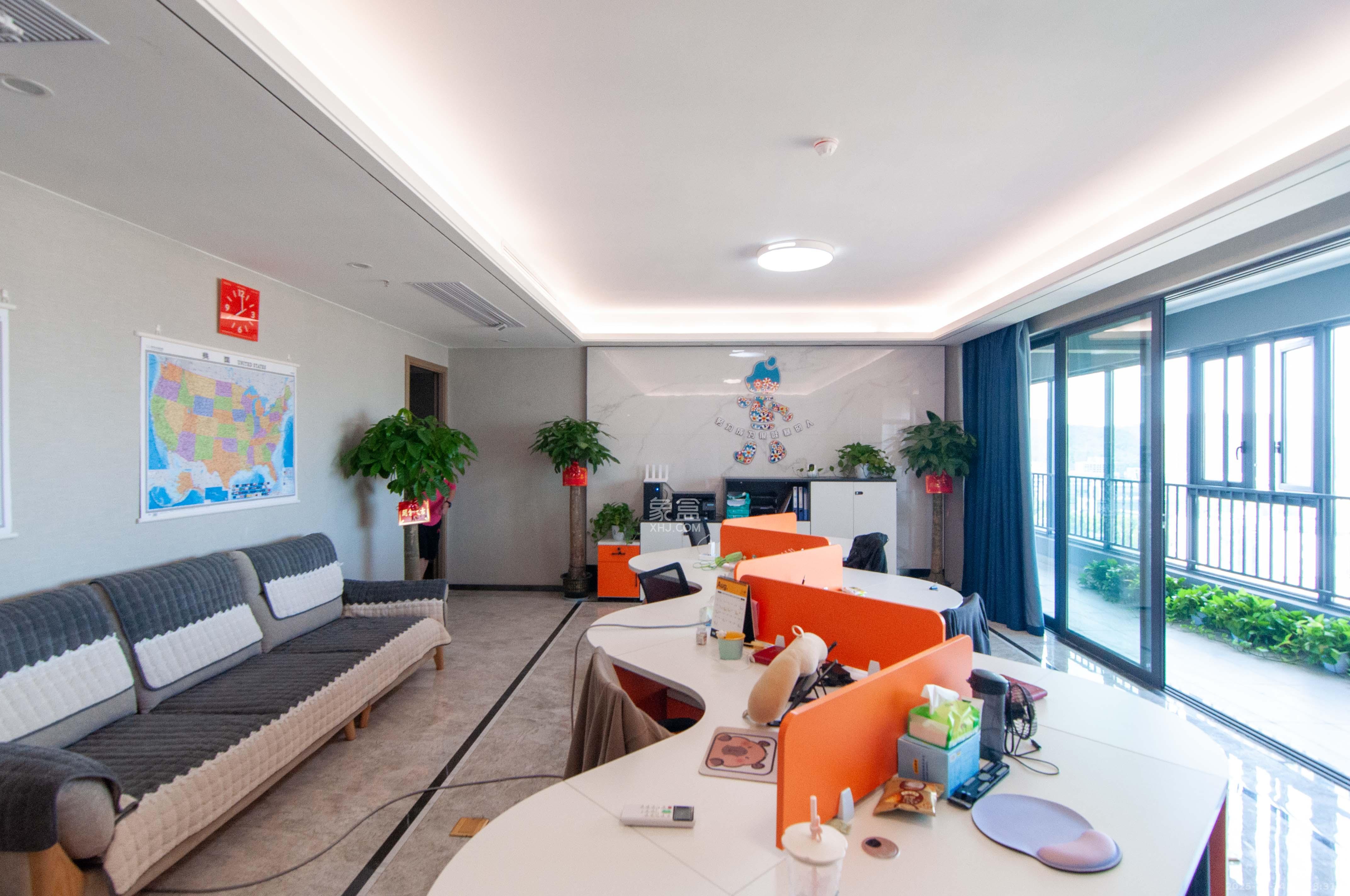 旭辉都会山 4室2厅3卫 328.0万 旭辉都会山 4室2厅3卫 328.0万客厅